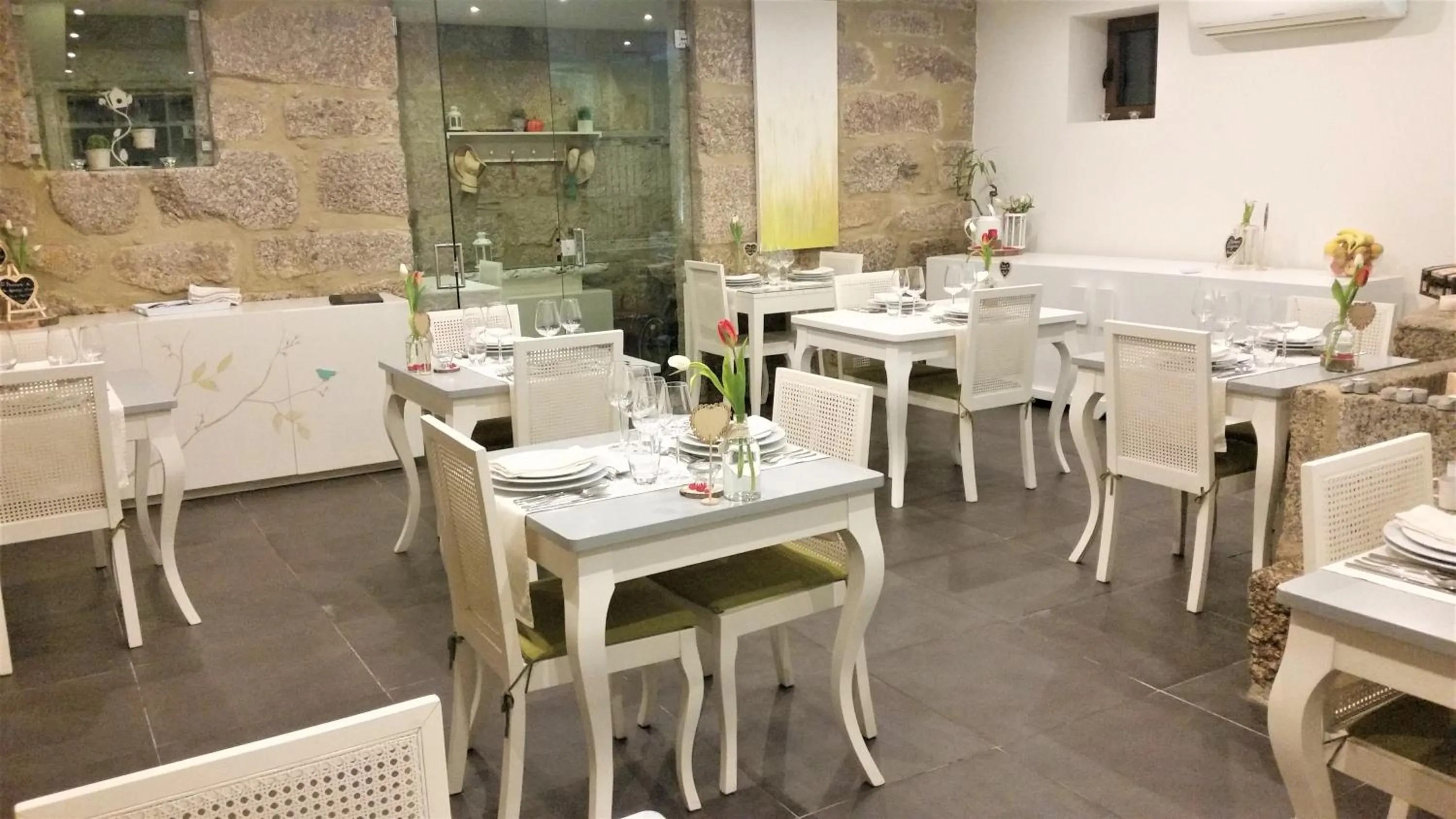 Restaurant/places to eat in Casa Valxisto