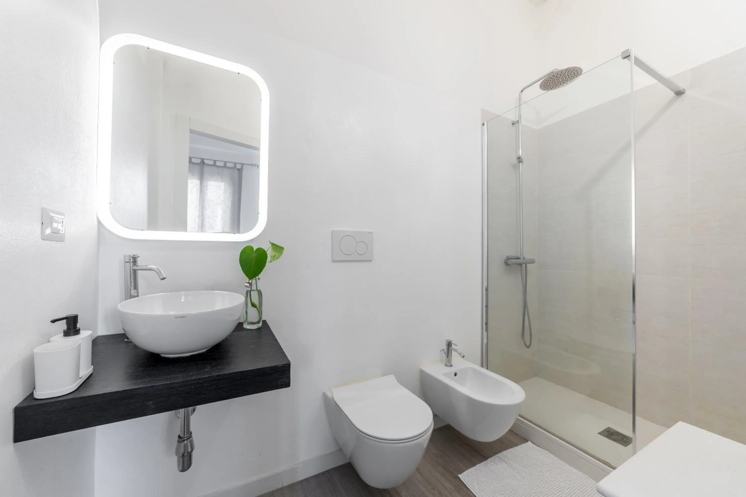 Shower in Casa Marina Guesthouse Cagliari