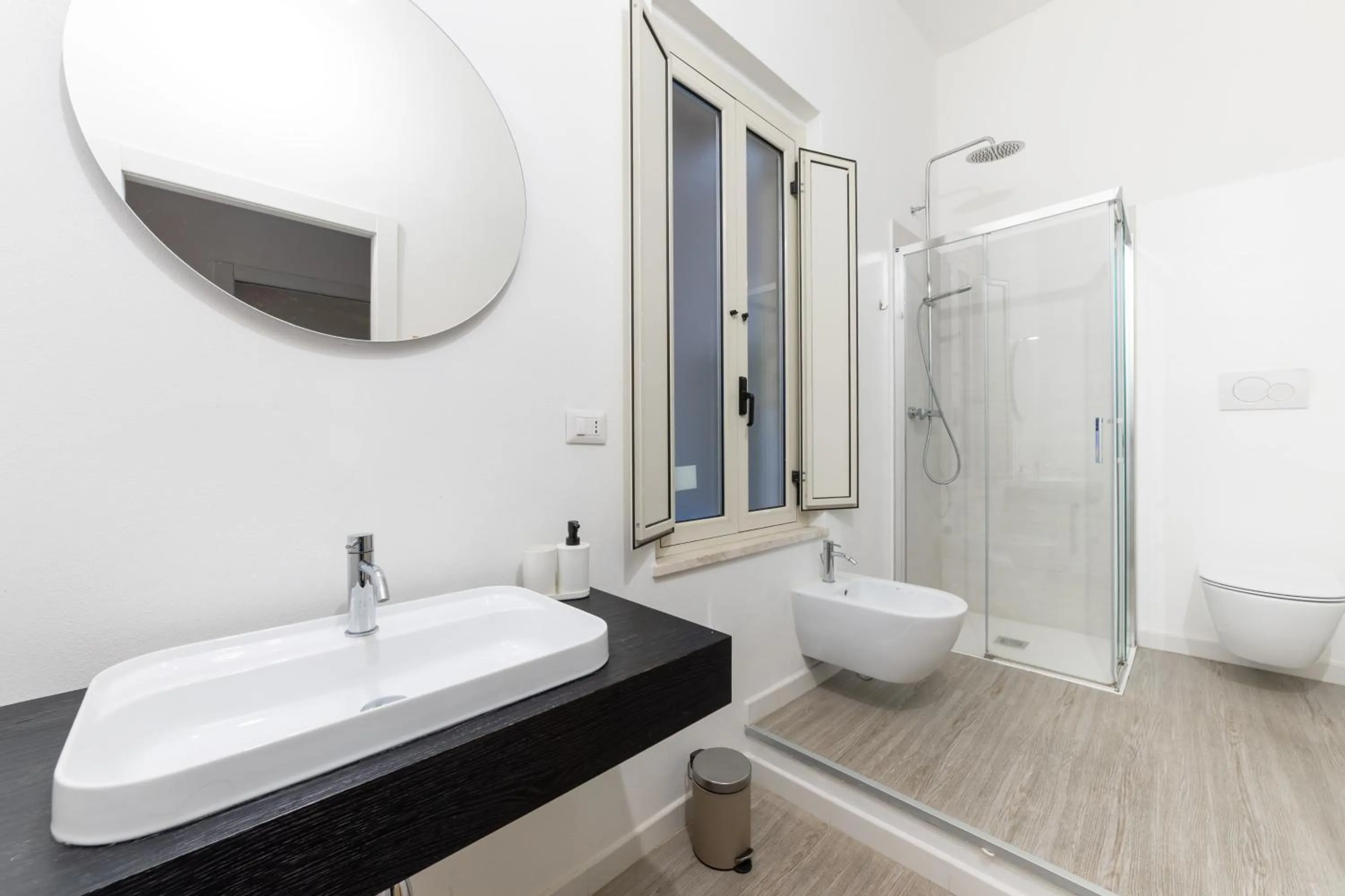 Shower in Casa Marina Guesthouse Cagliari