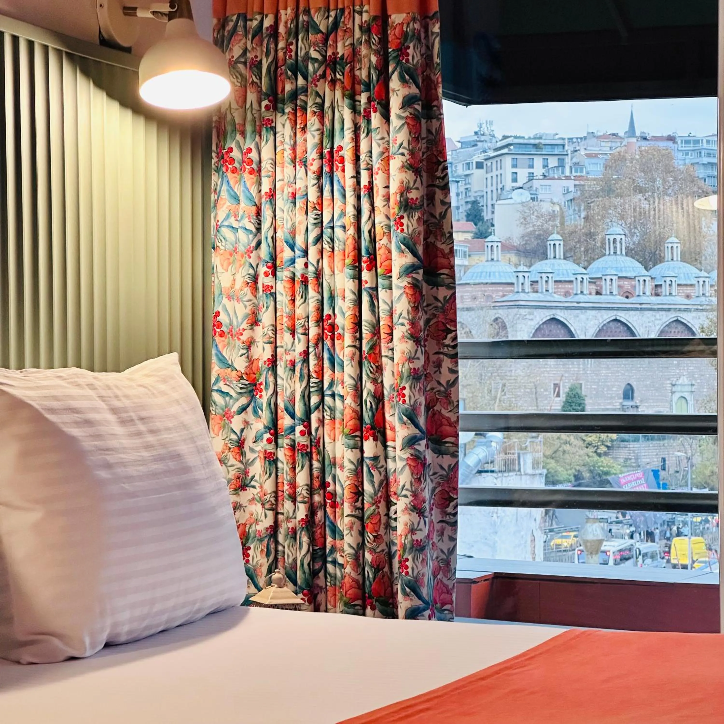 Photo of the whole room, Bed in Casa Rosa Suites