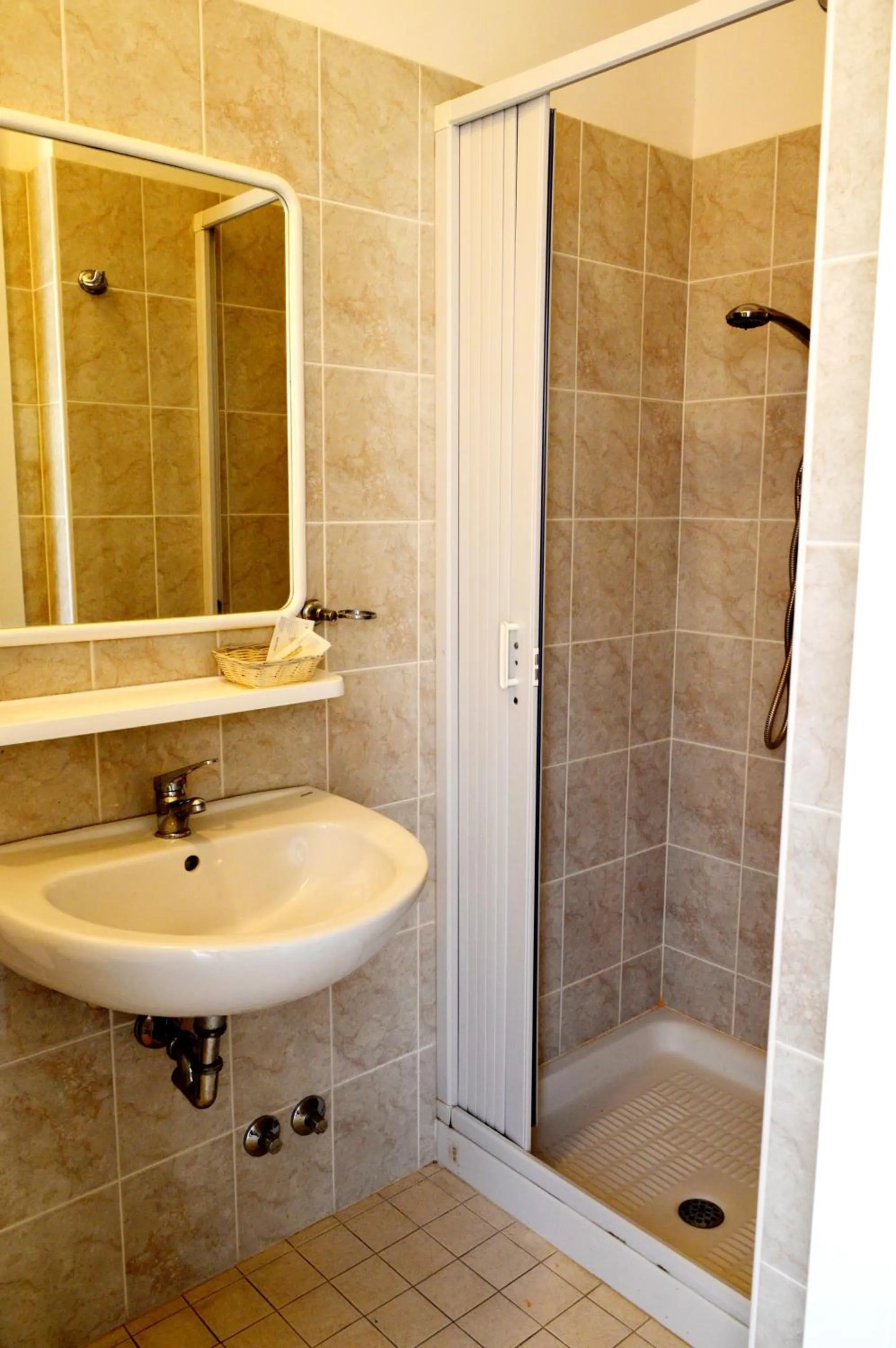 Bathroom in Hotel Cirene