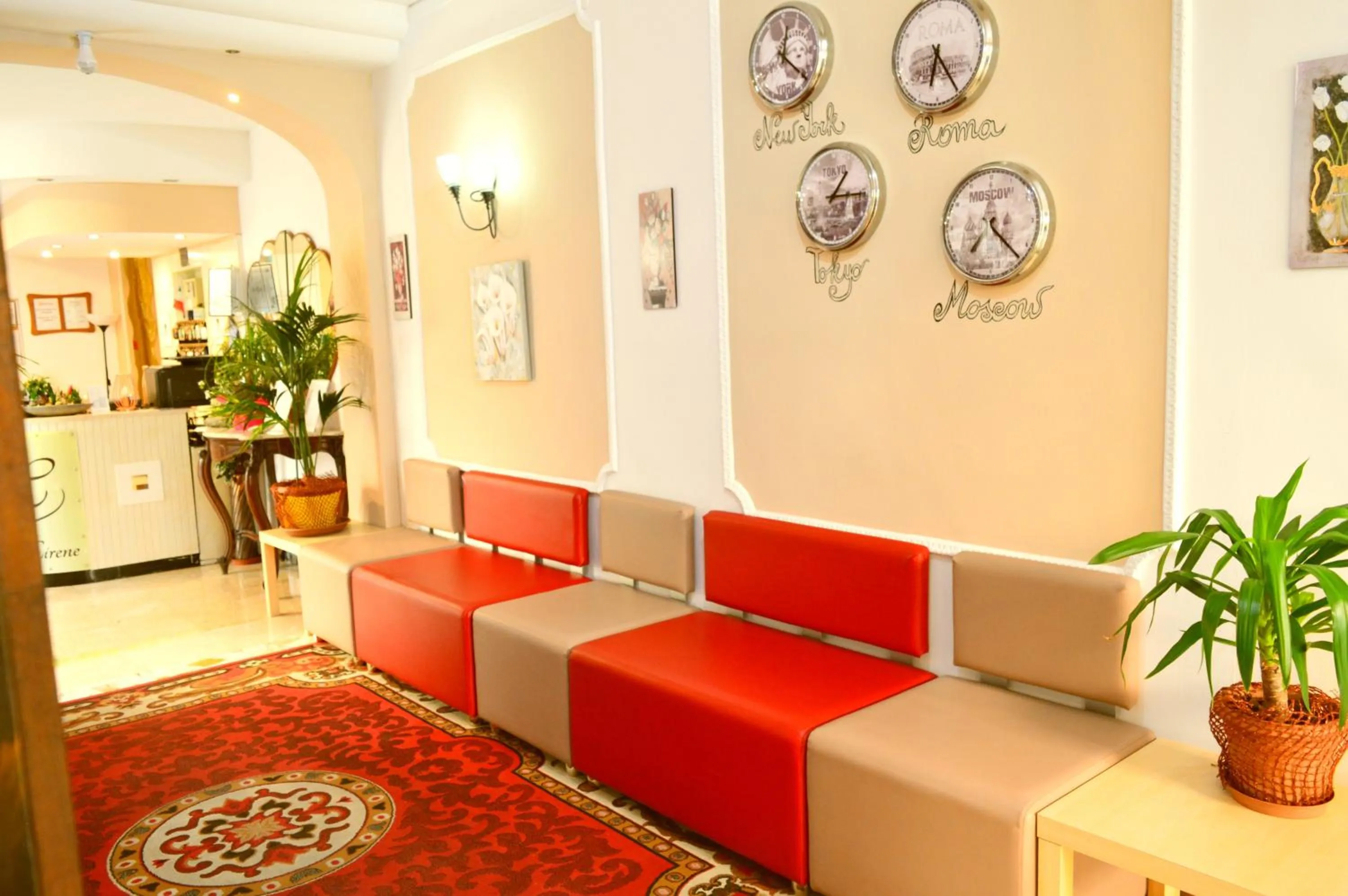 Communal lounge/ TV room in Hotel Cirene