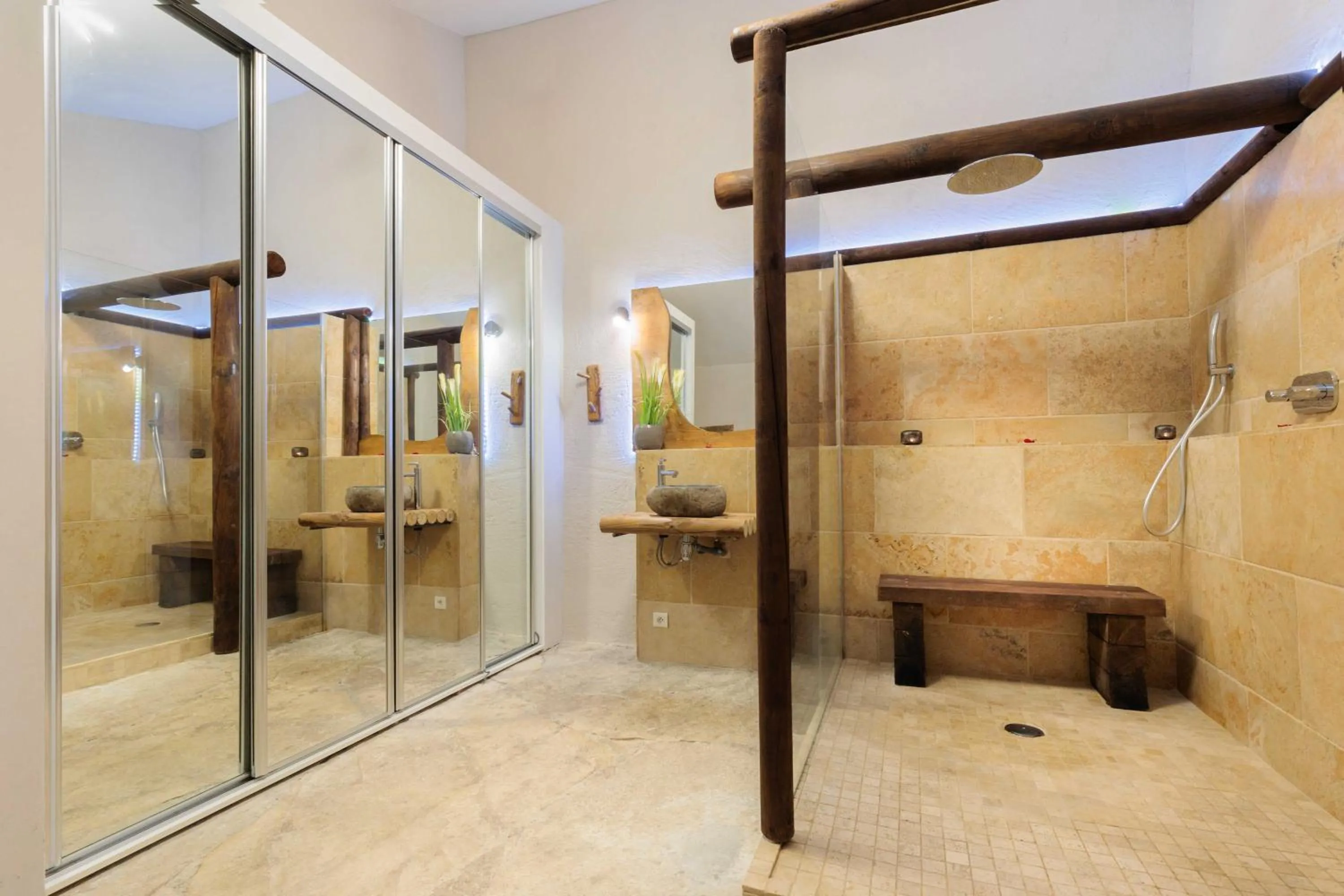 Bathroom in Le Mas Lauralie