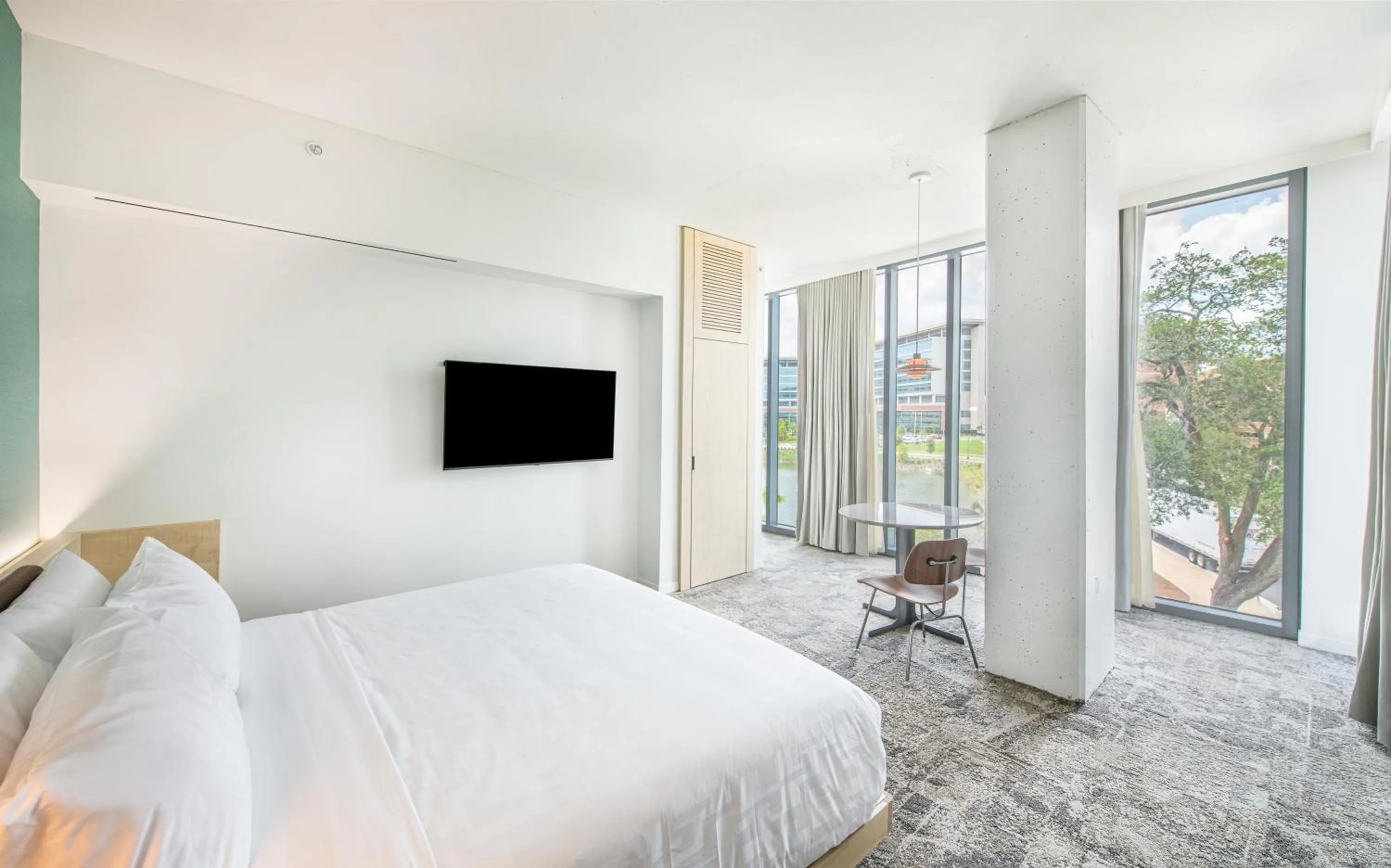 Bedroom, Bed in Hotel Eleo at the University of Florida