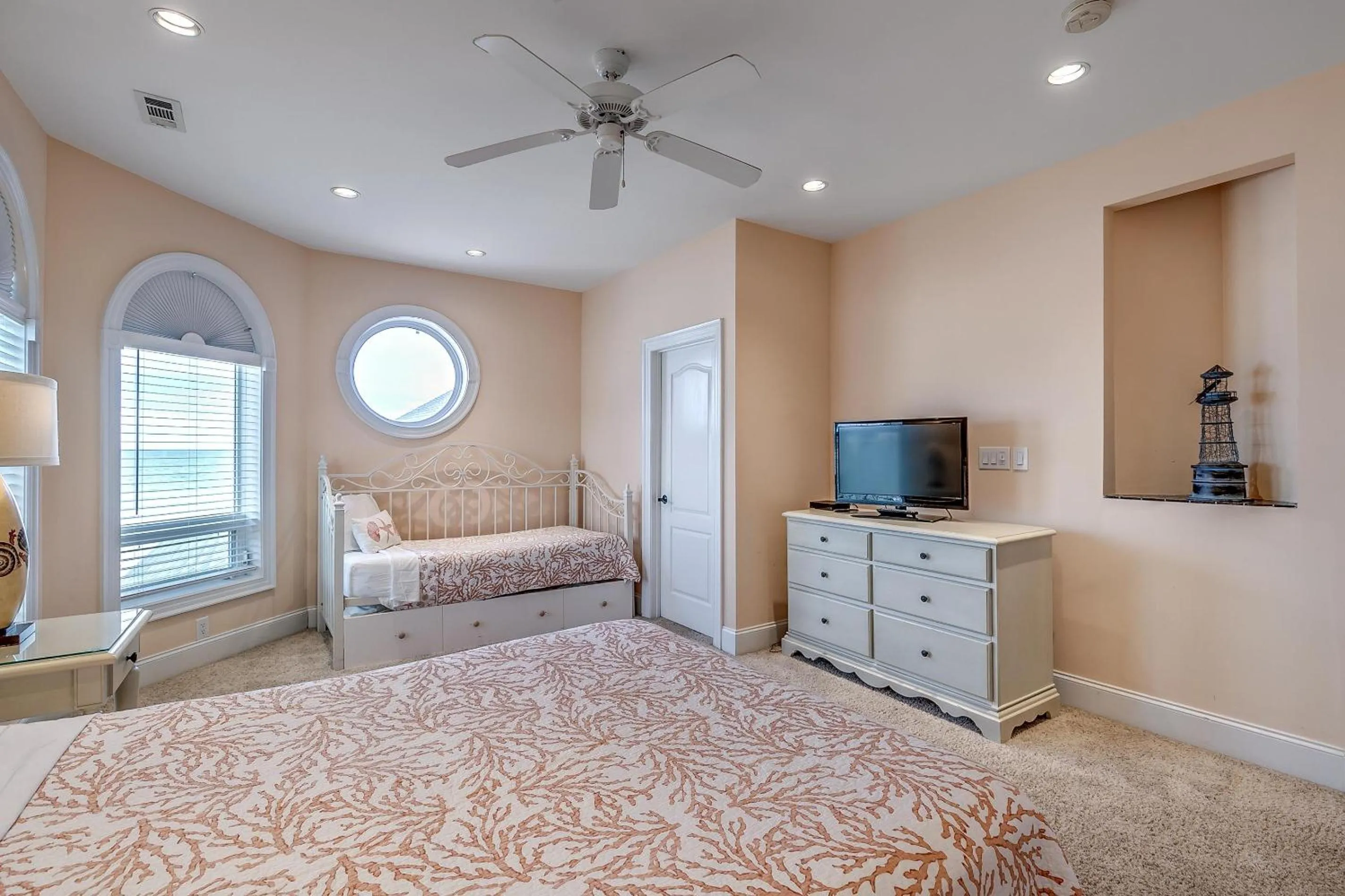 Bed in -Low Tide Too