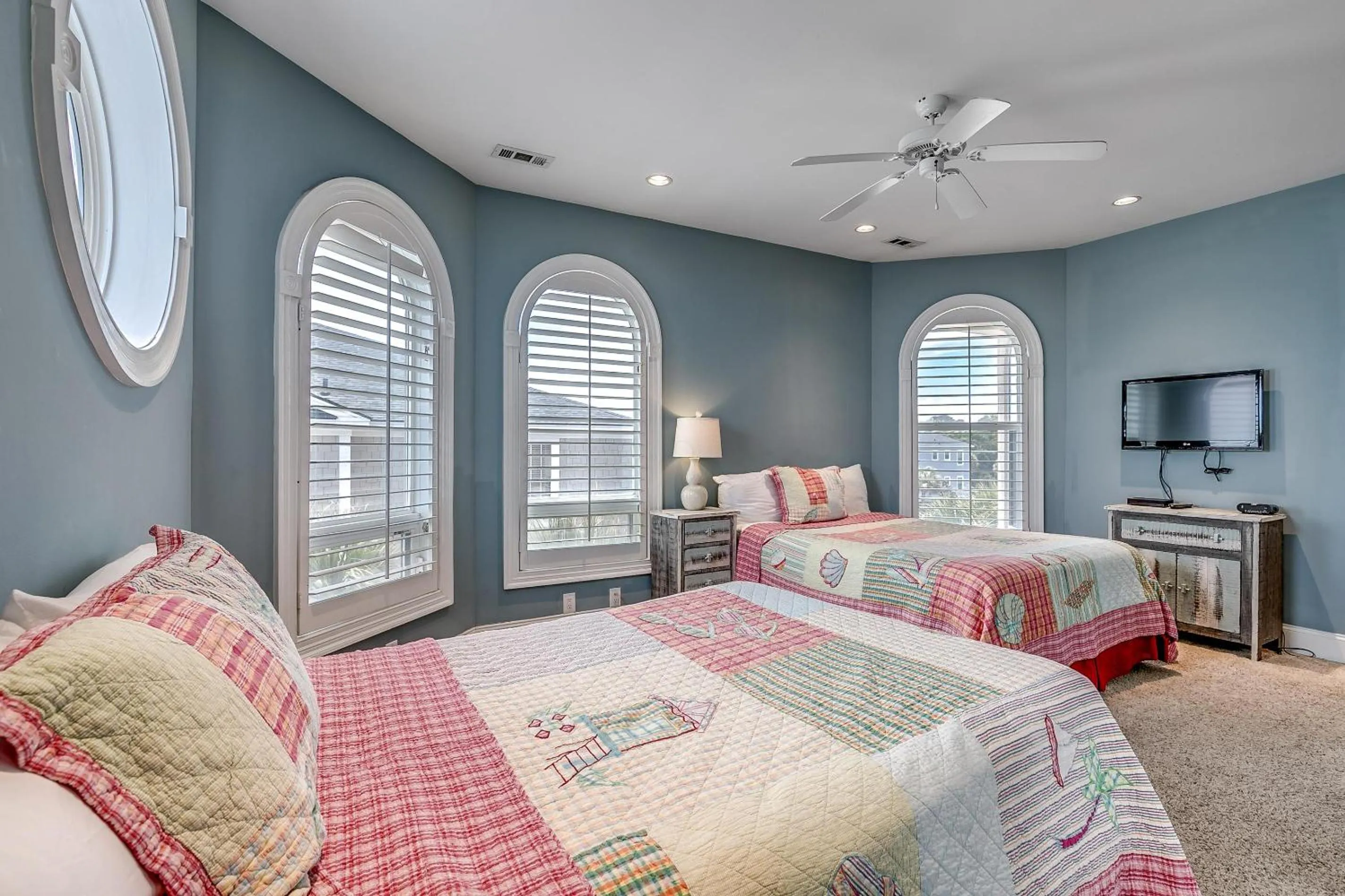 Bed in -Low Tide Too