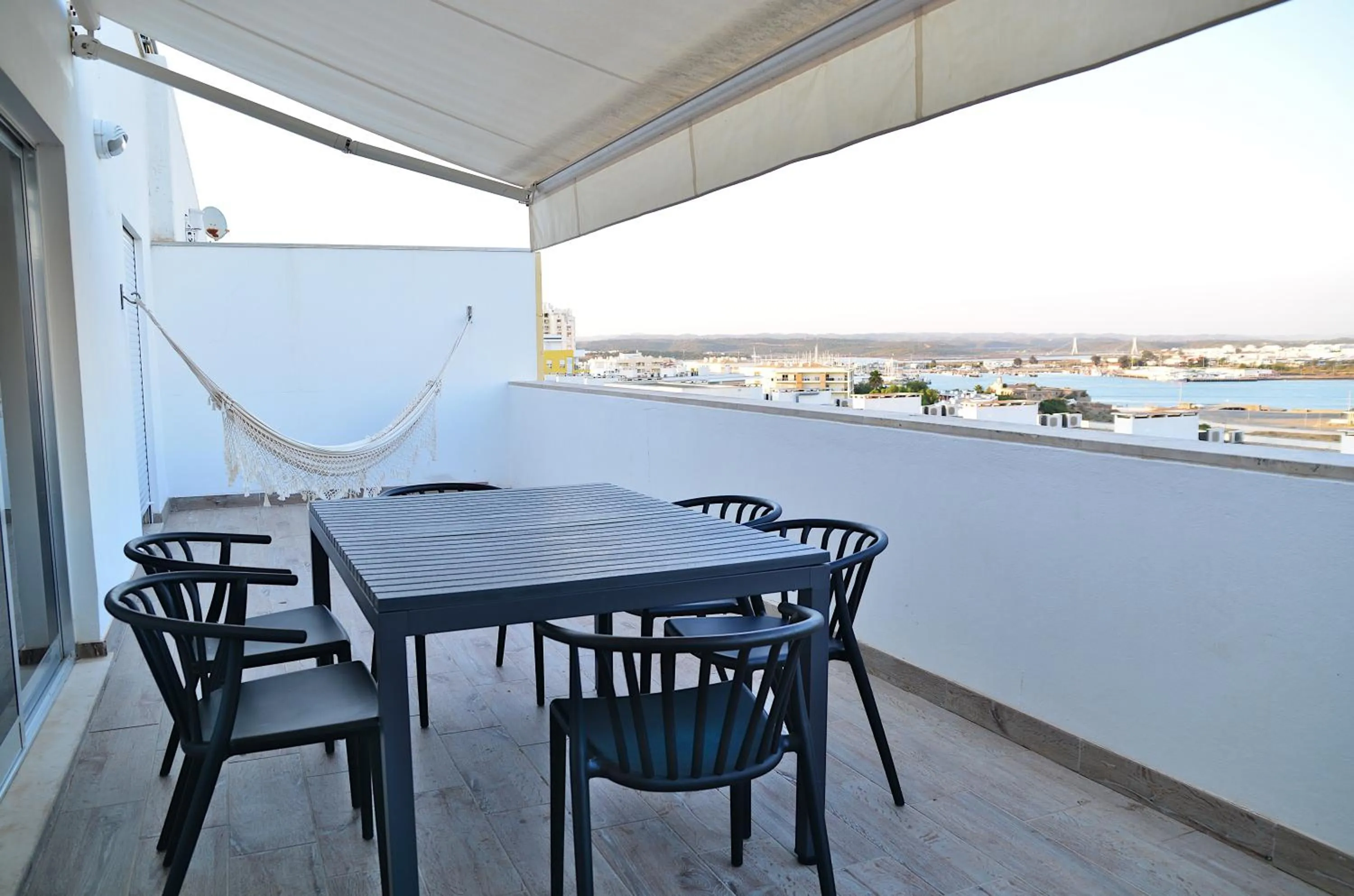 Apartamento T2 Vista Rio Arade - Portimão