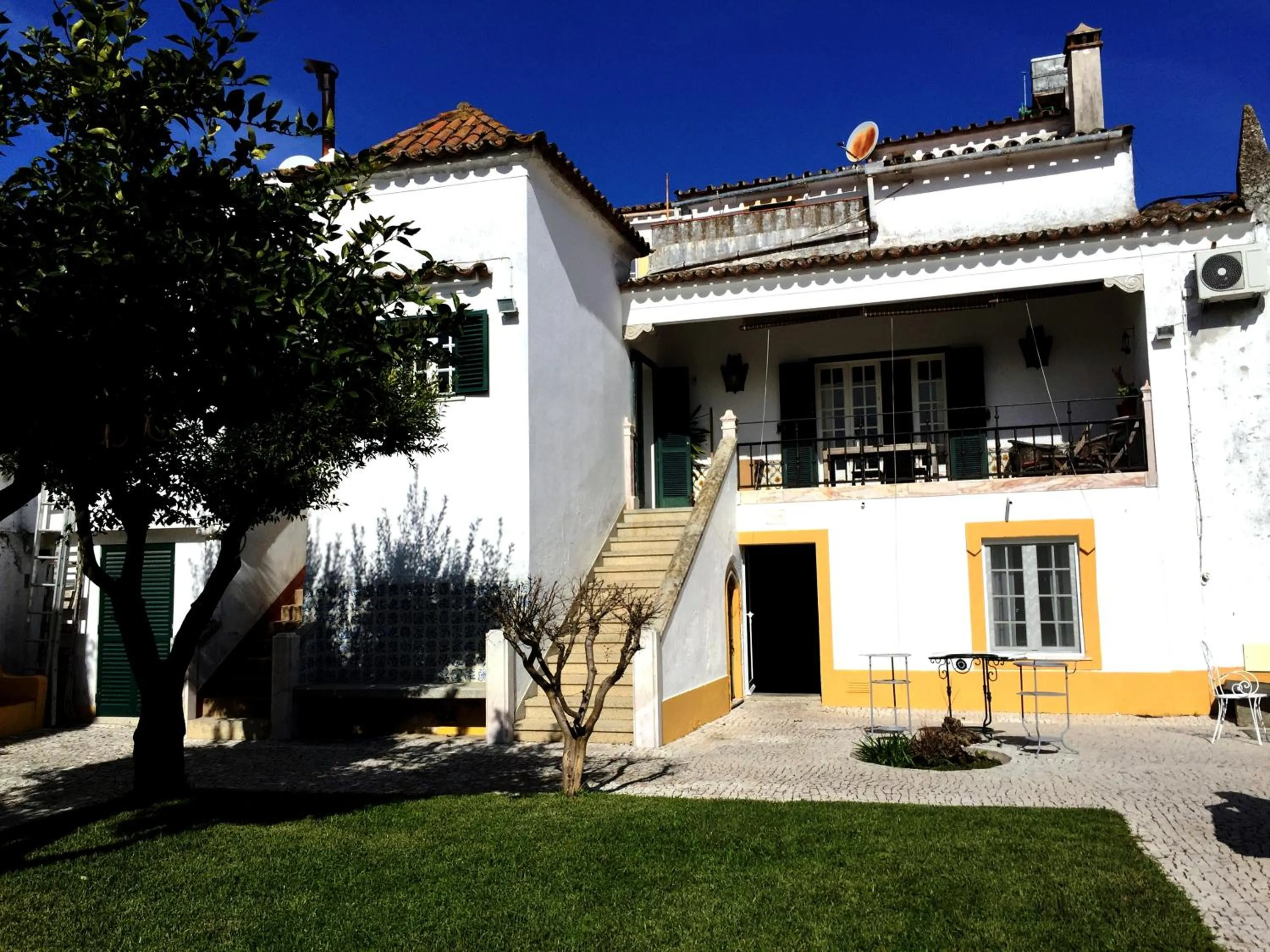 Off site in Vintage Guest House - Casa do Escritor