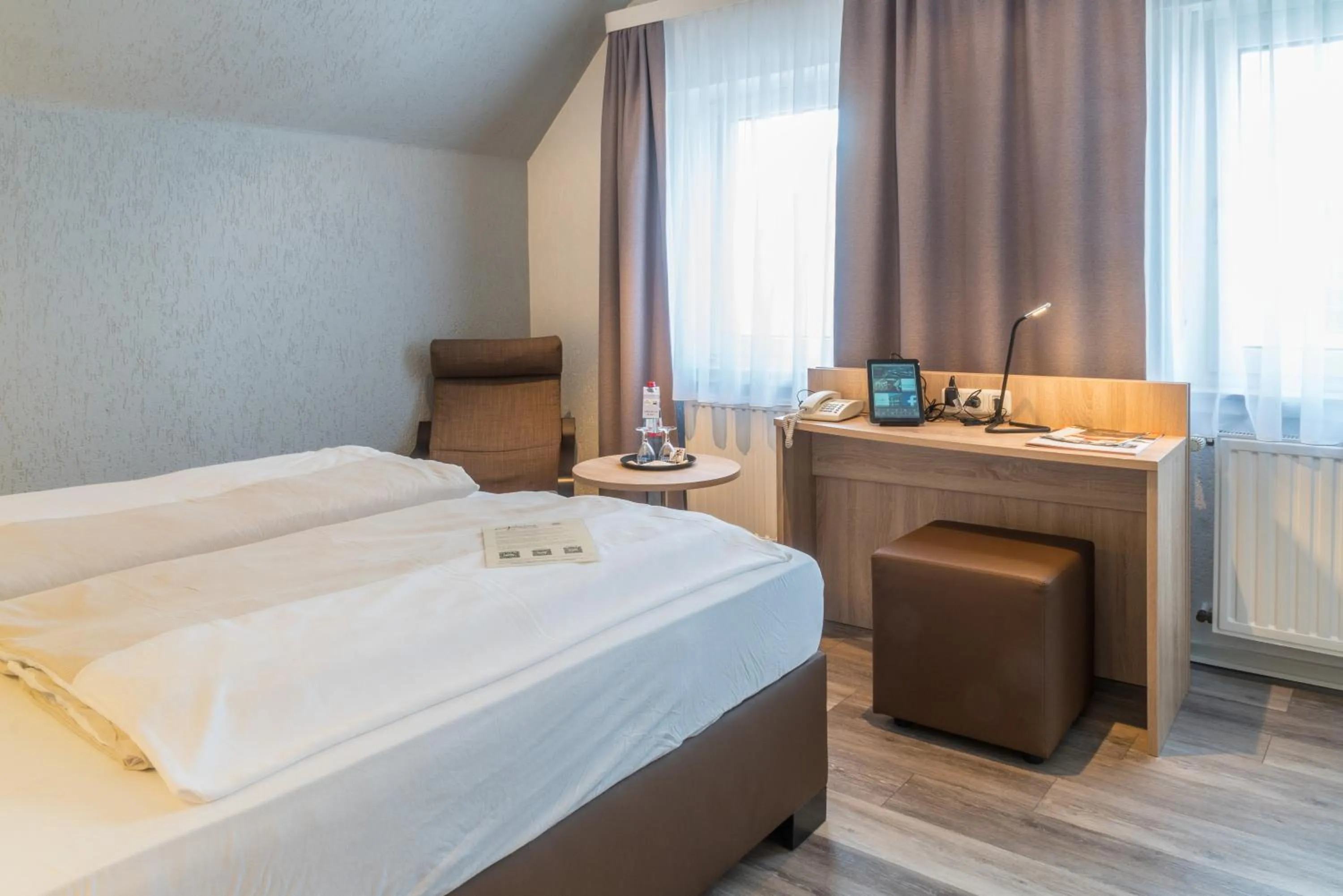 Bedroom, Bed in Hotel Restaurant Kromberg