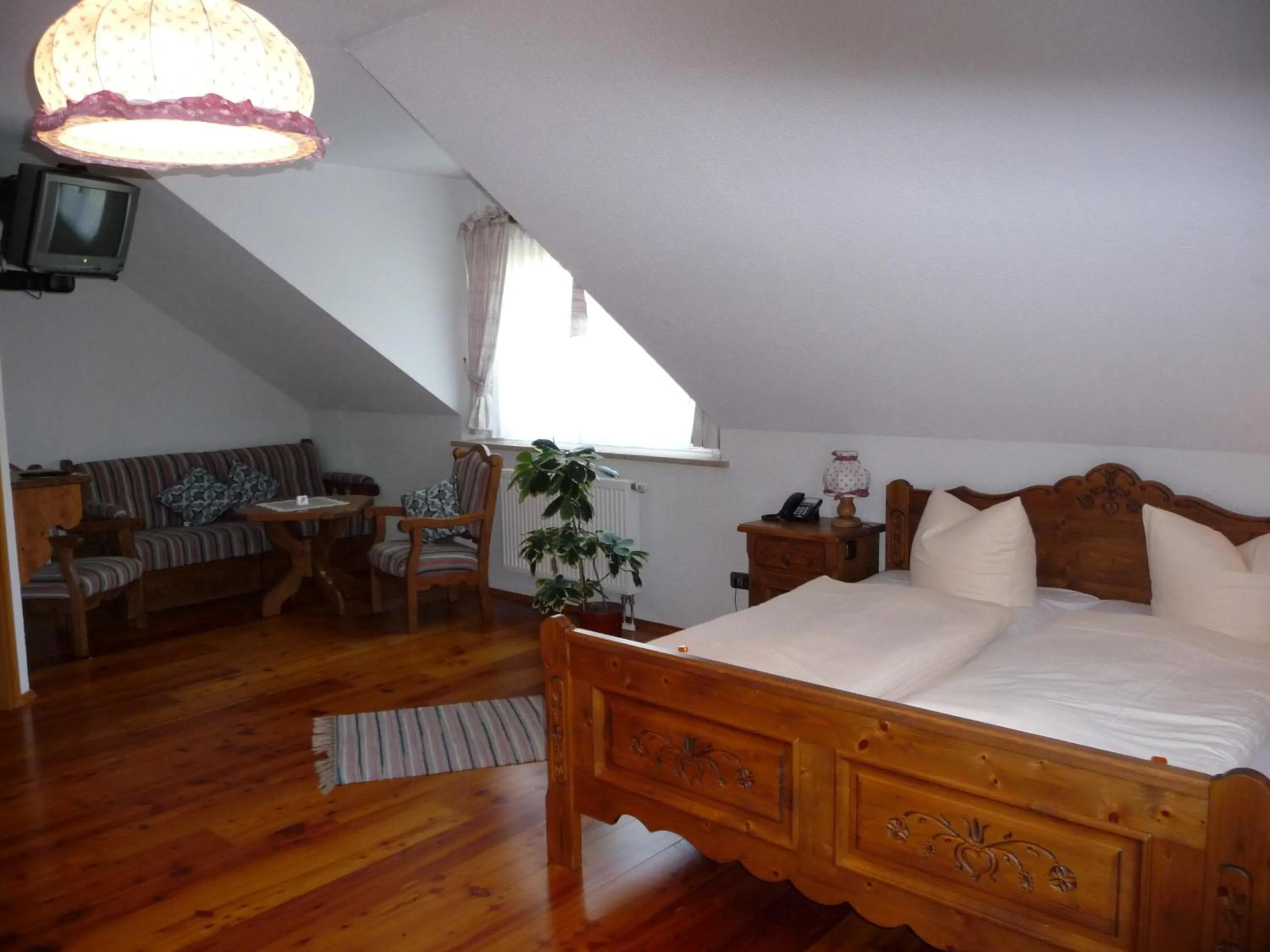 Seating area, Bed in Hotel-Gasthaus Steiger