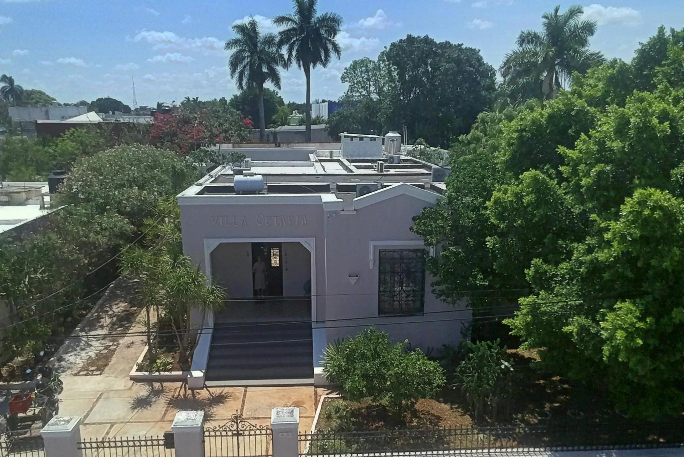 Property building in Villa Octavia