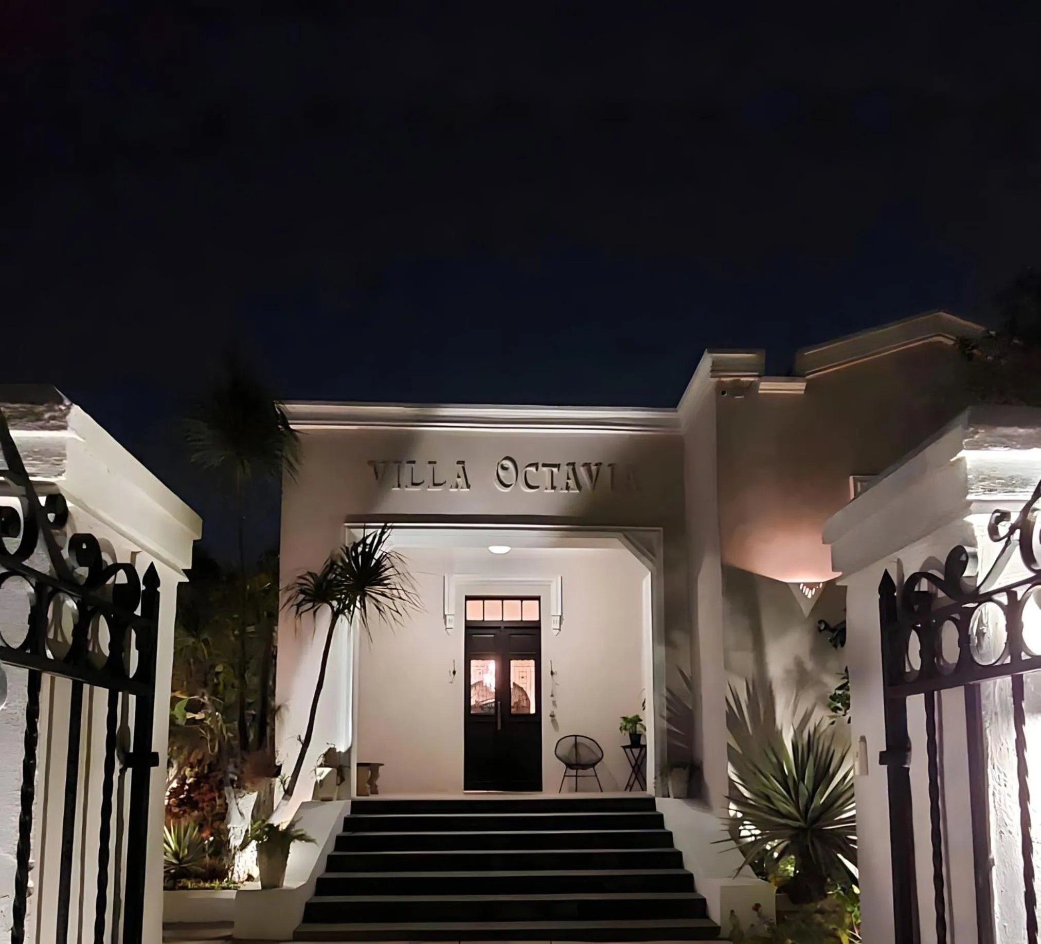 Facade/entrance in Villa Octavia