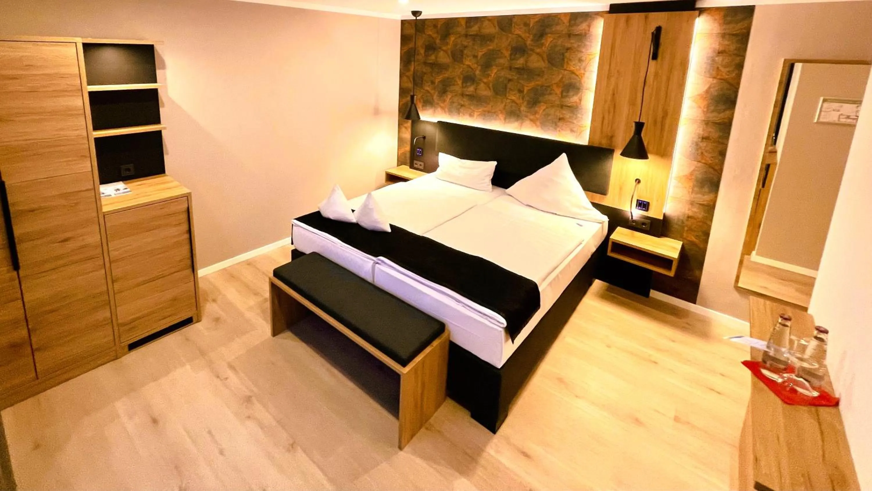 Photo of the whole room, Bed in Akzent Hotel Tietmeyer & Cross Side