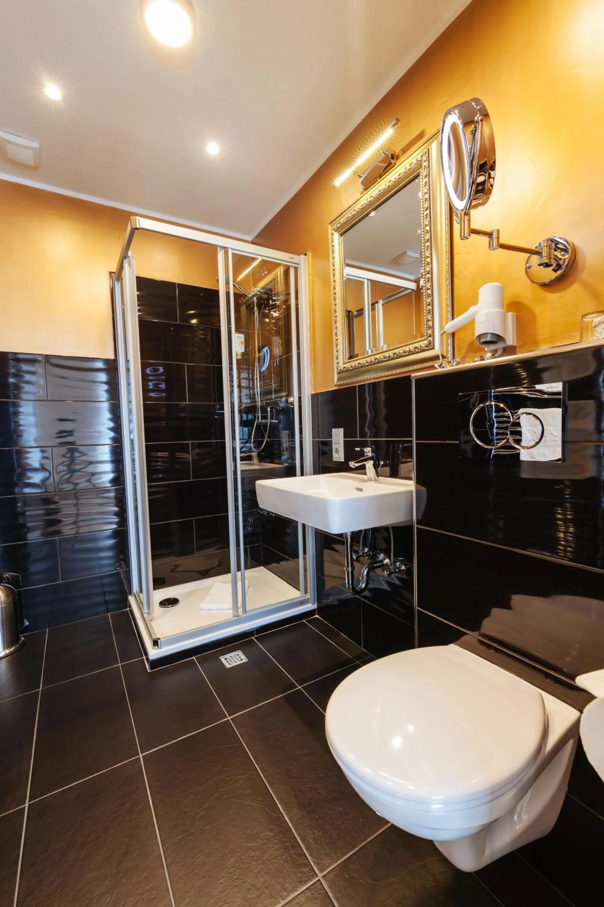 Shower in Akzent Hotel Tietmeyer & Cross Side