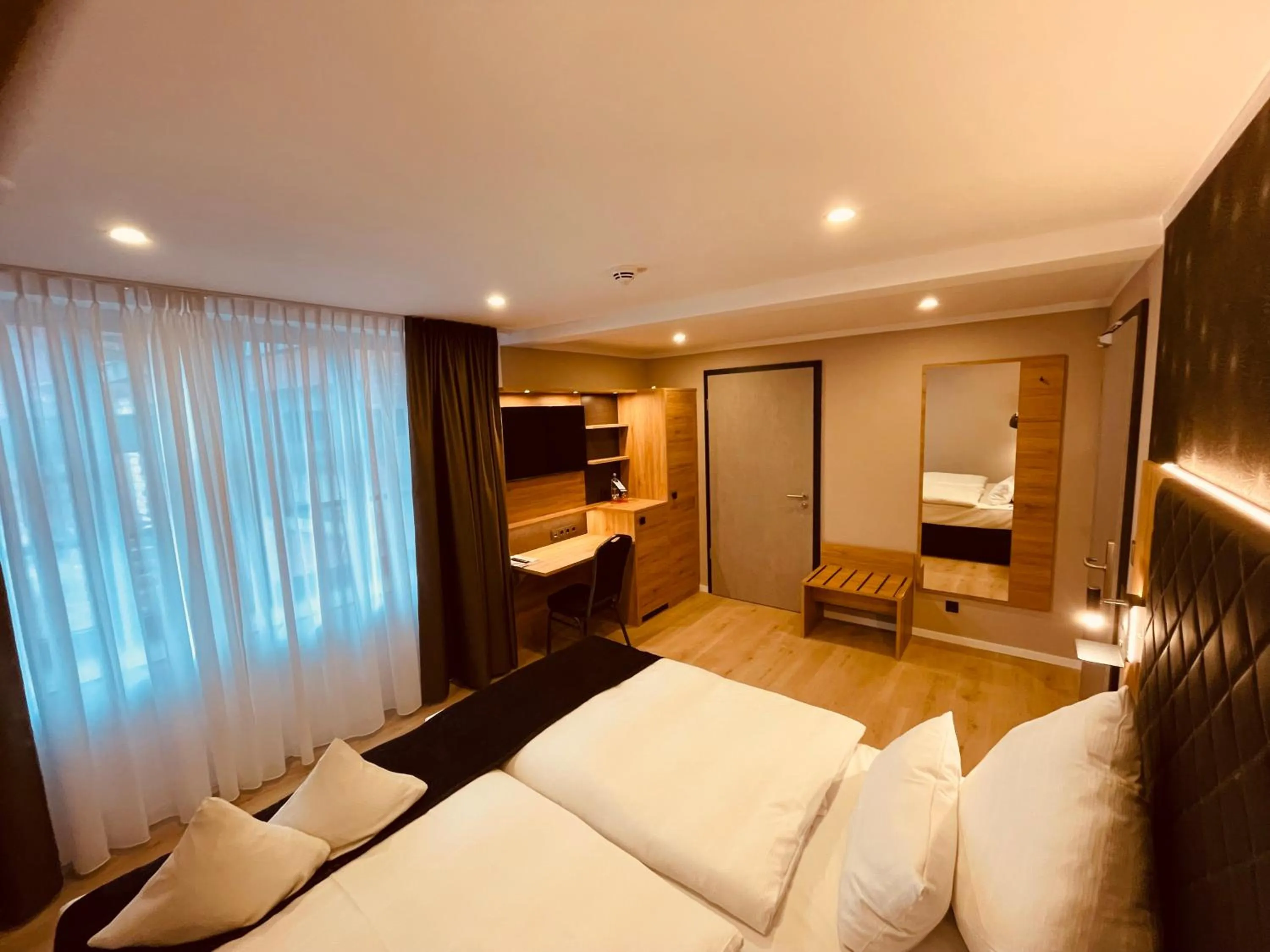 Photo of the whole room, Bed in Akzent Hotel Tietmeyer & Cross Side