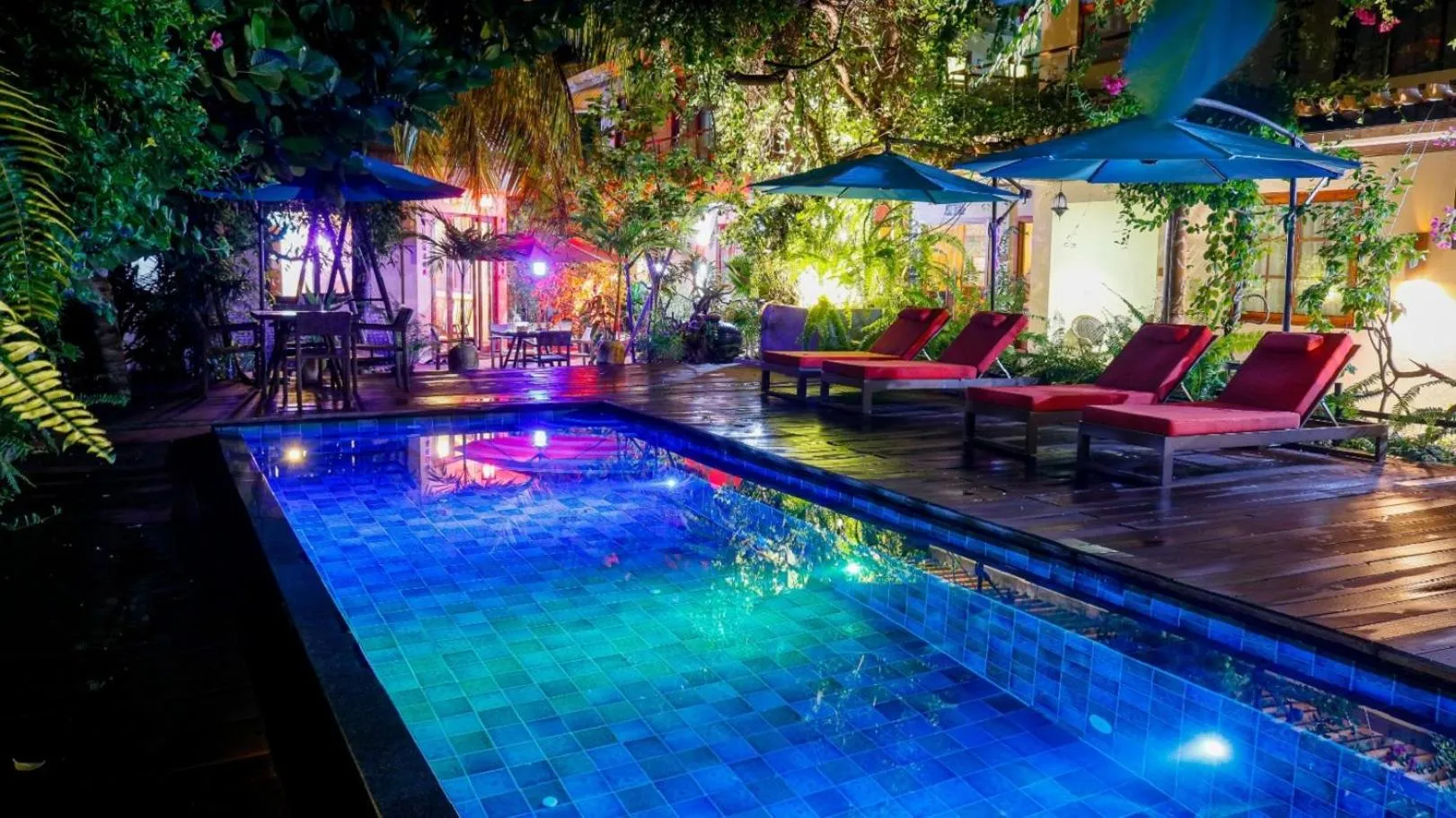 Swimming pool in Viluveli Holiday Retreat