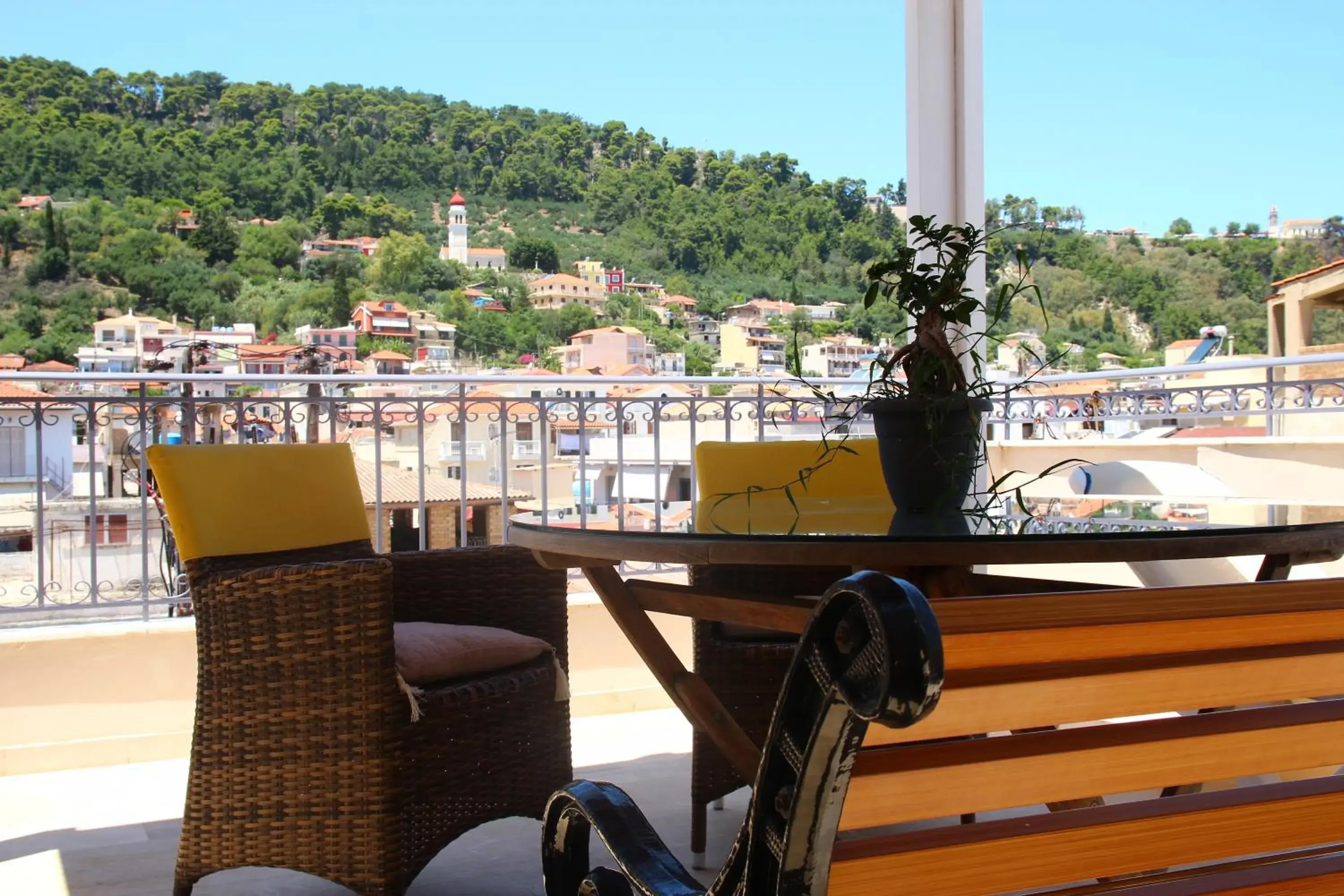 Superior Triple Room with Partial Sea View in Dali Superior Triple Room with Partial Sea View in Dali