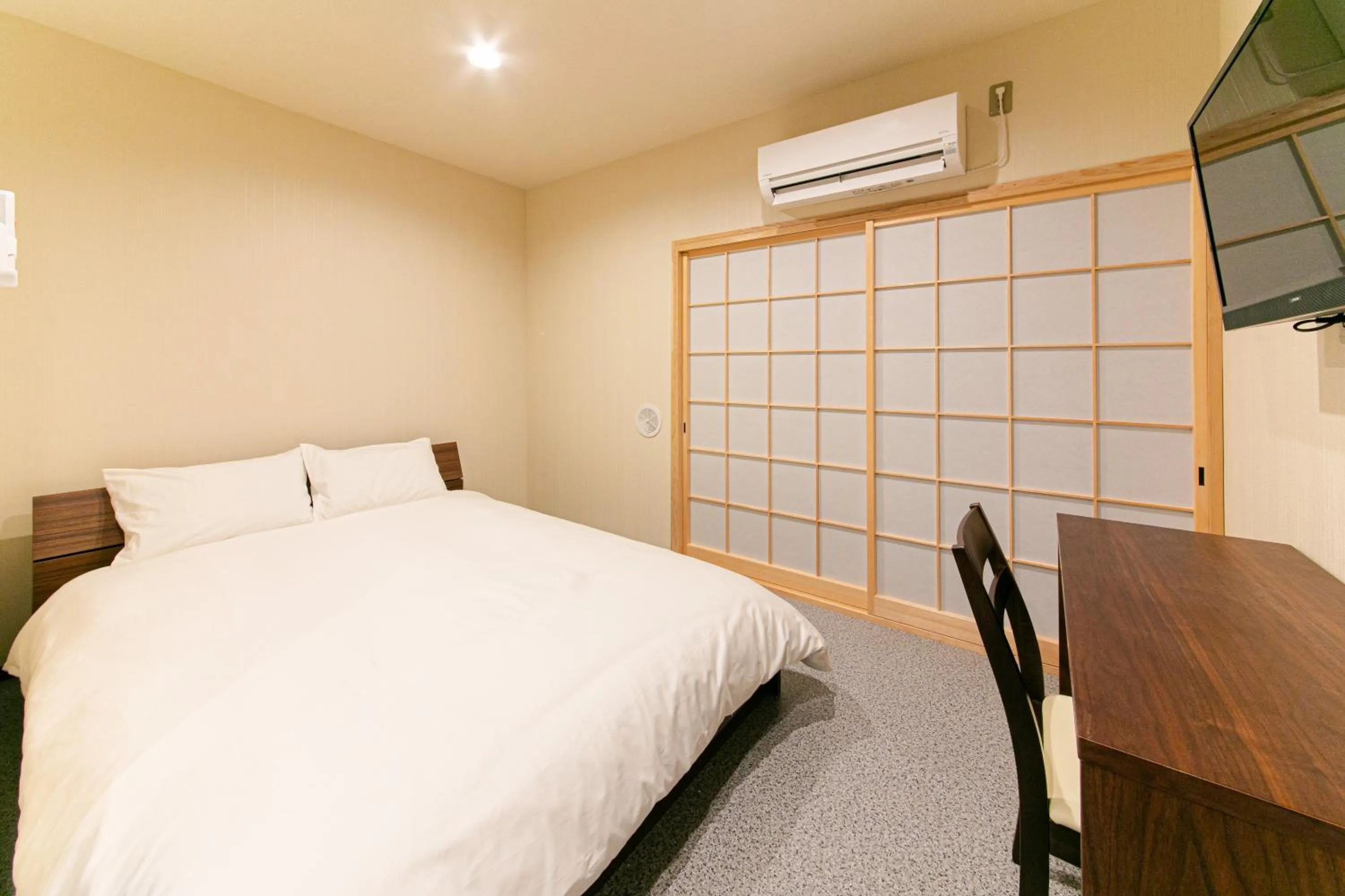 Bedroom, Bed in Wa no Kaede