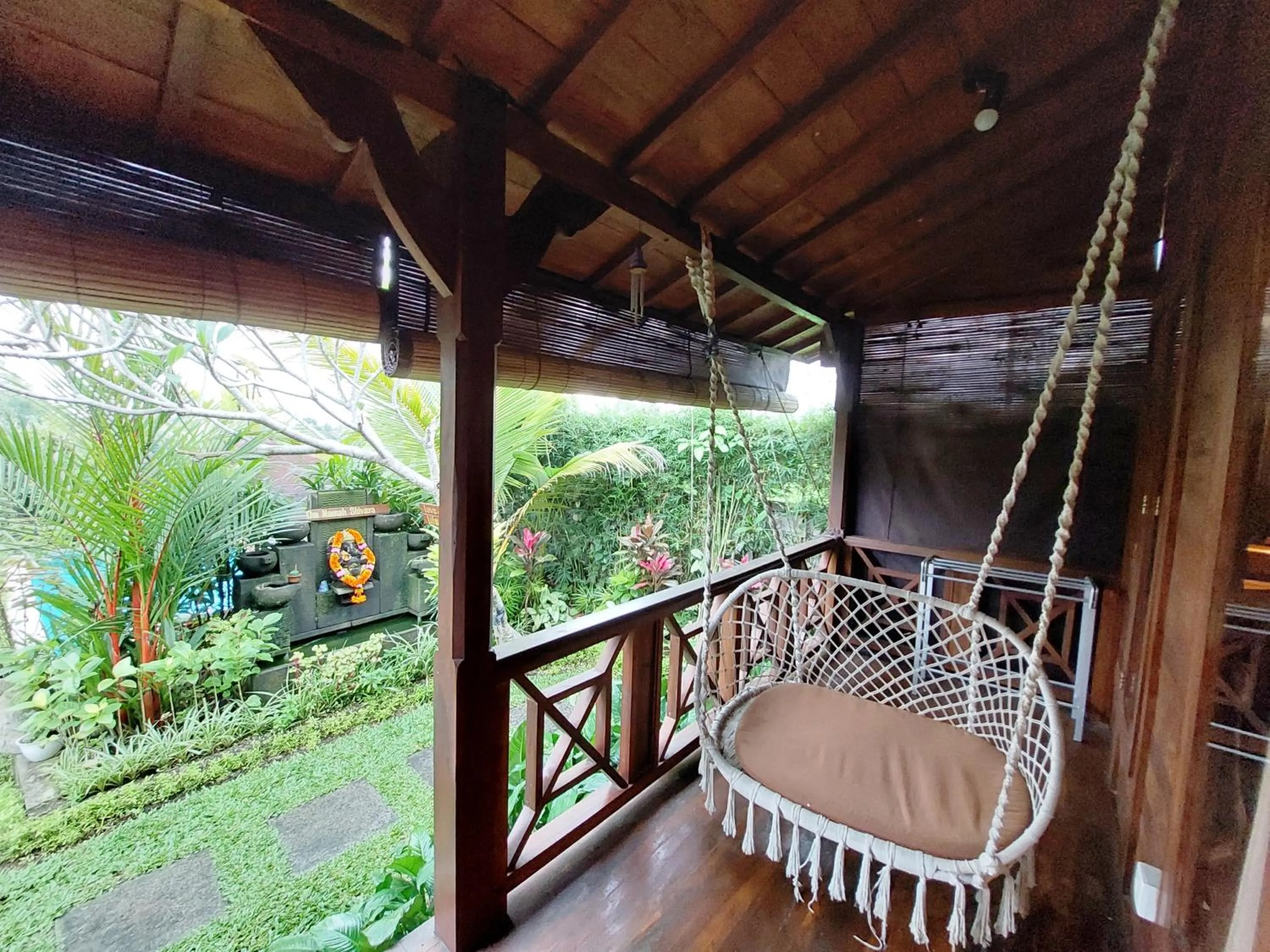 Patio in Shivananda Antique Villas by EPS