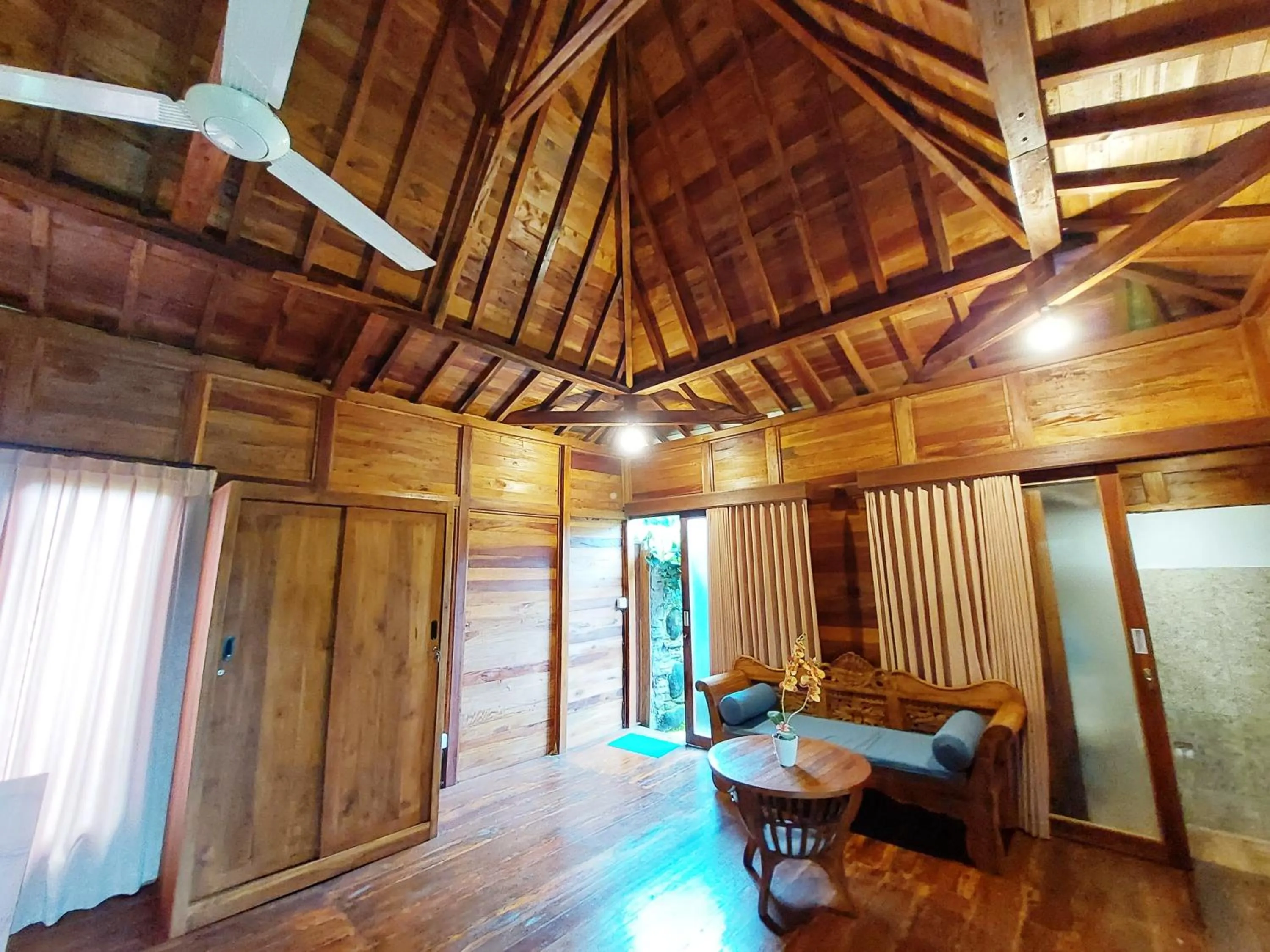 Living room in Shivananda Antique Villas by EPS