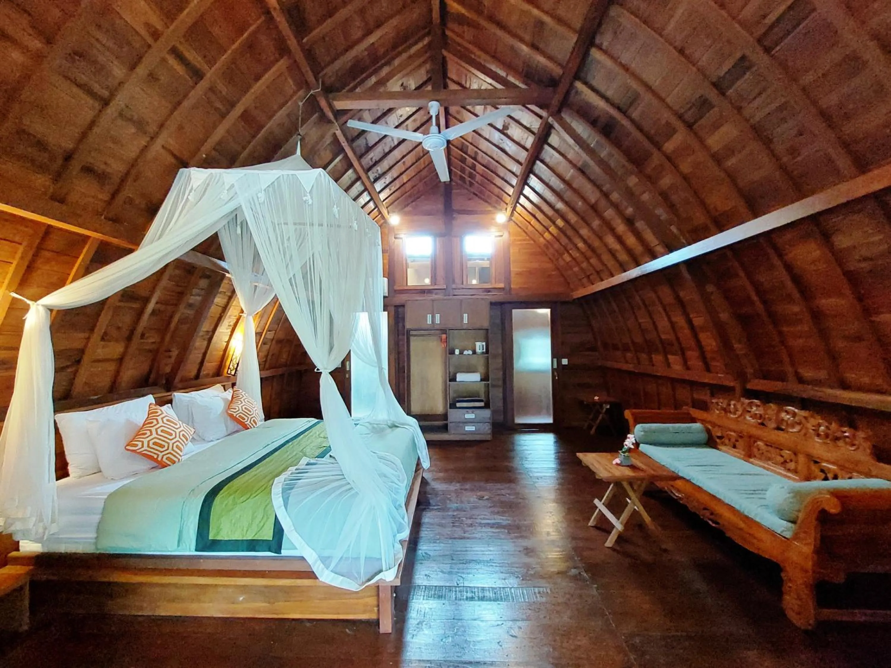 Bed in Shivananda Antique Villas by EPS