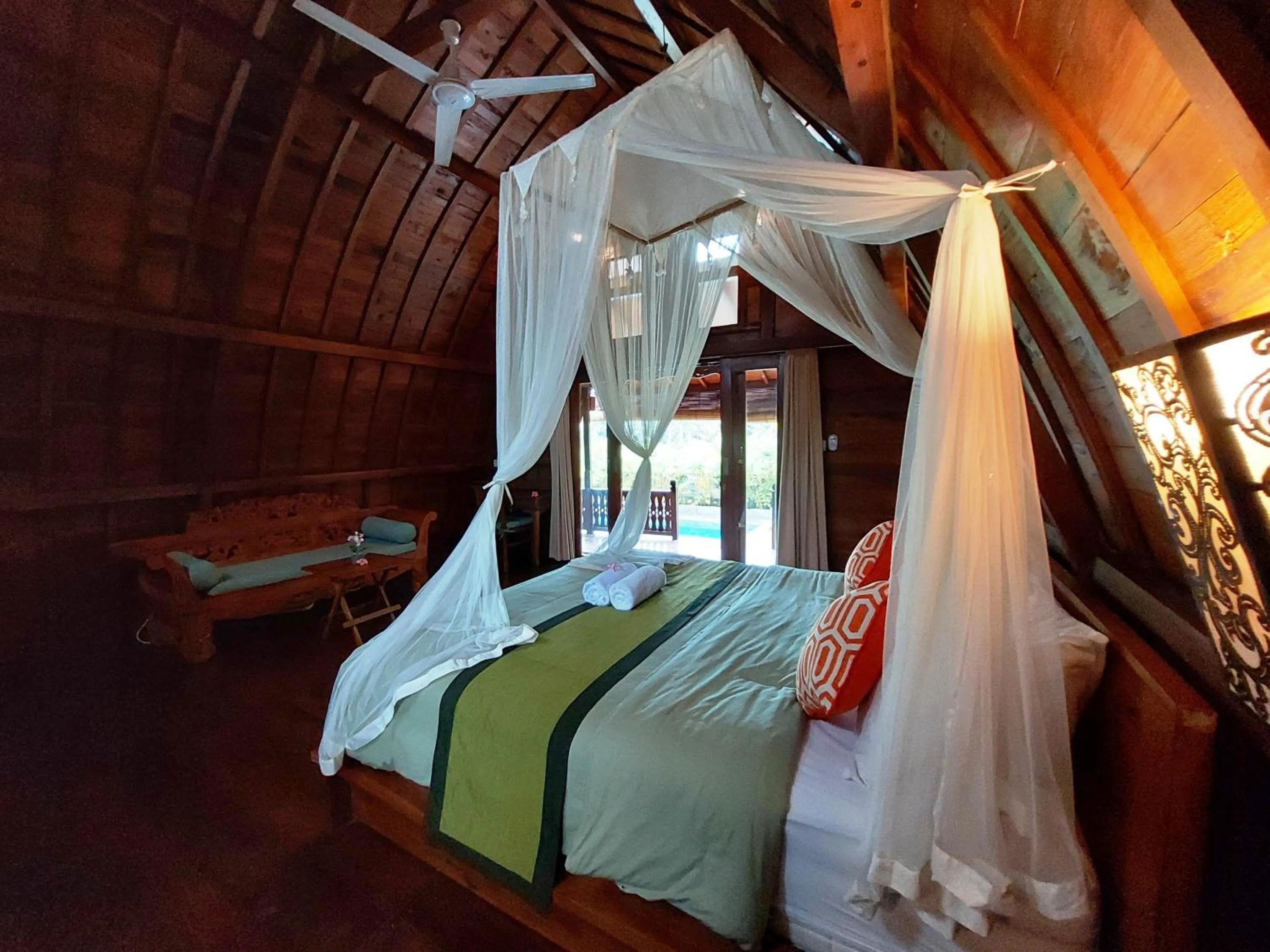 Bed in Shivananda Antique Villas by EPS