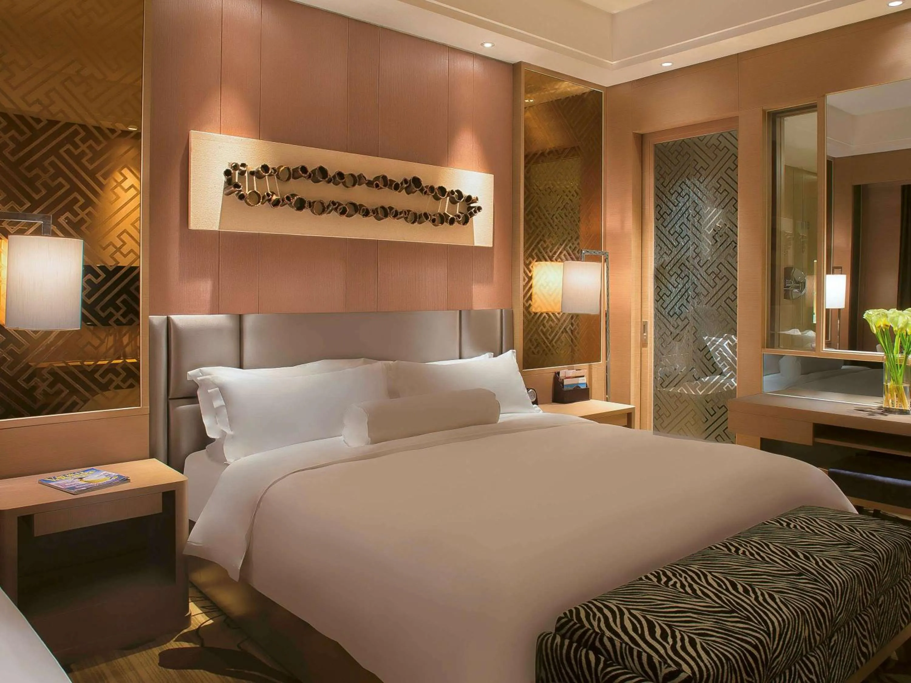 Photo of the whole room, Bed in Movenpick Hotel Enshi