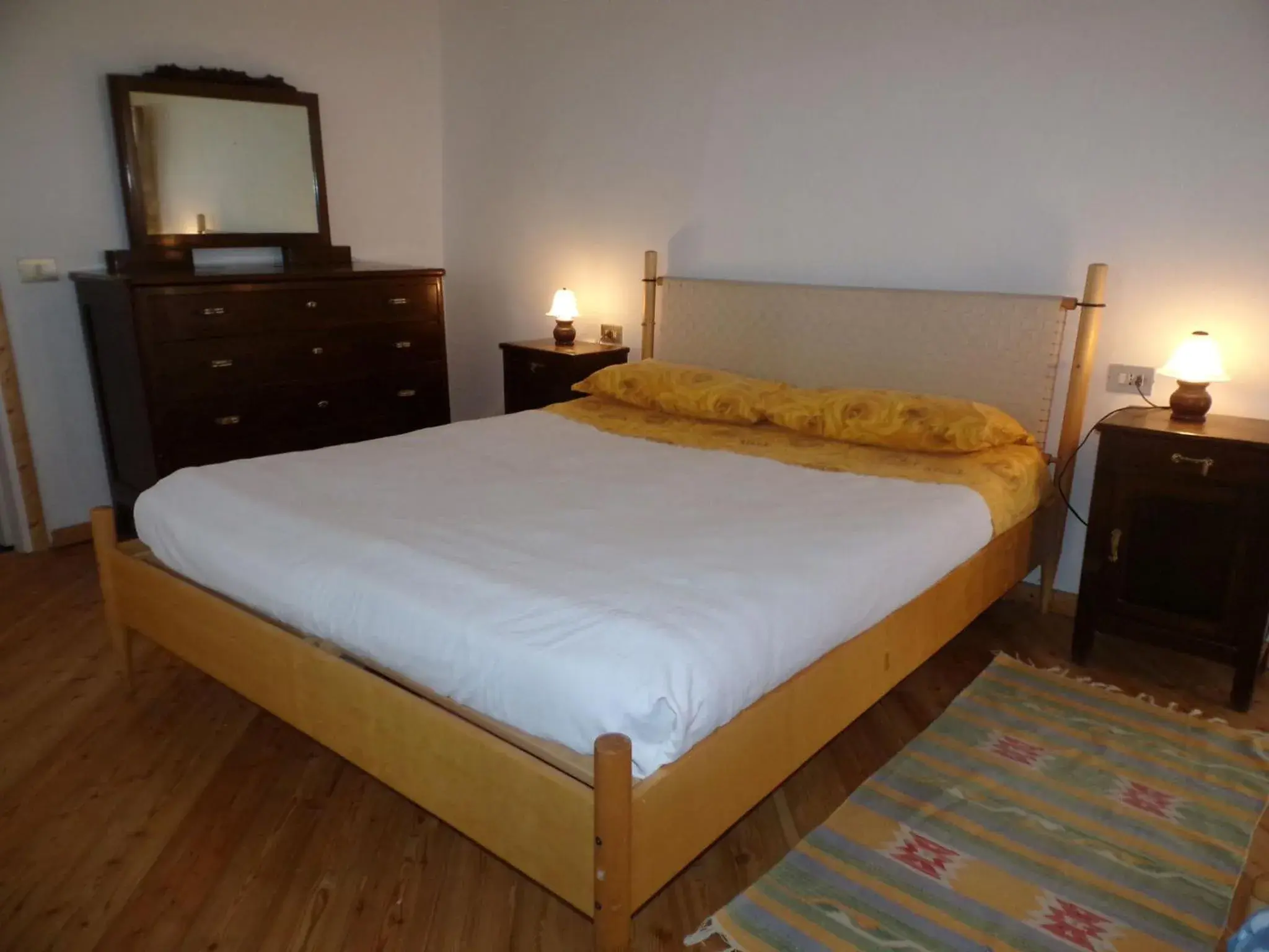 Triple Room in B&B Rocca di Bajedo Triple Room in B&B Rocca di Bajedo