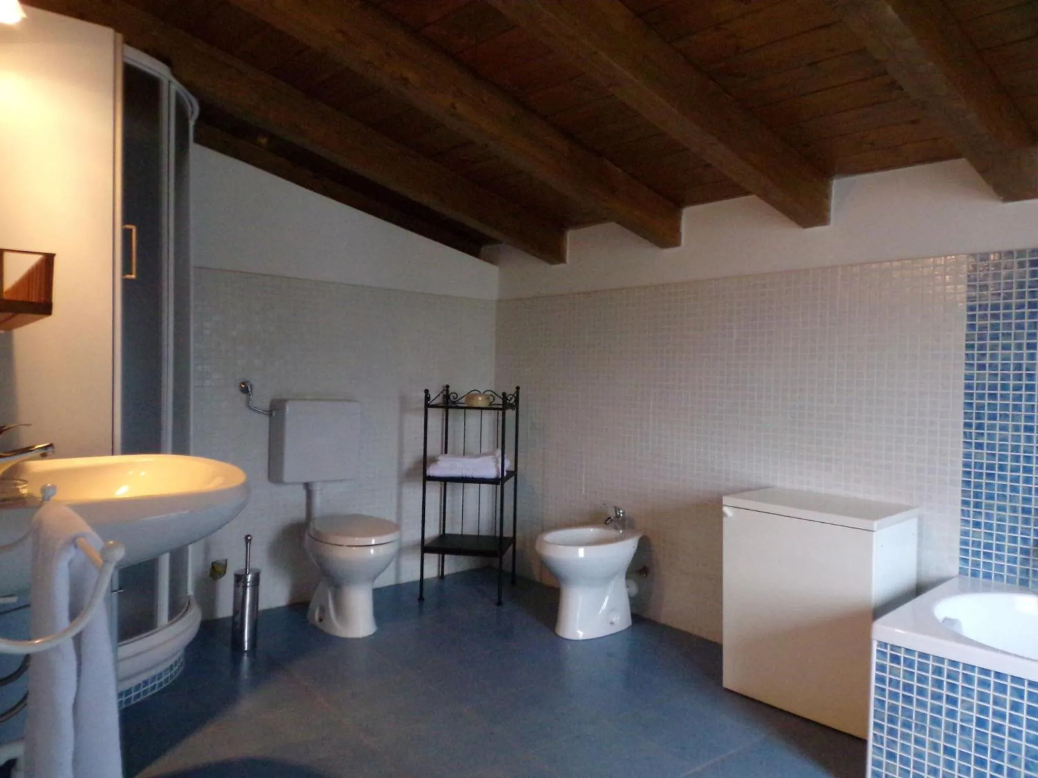 Bathroom in B&B Rocca di Bajedo