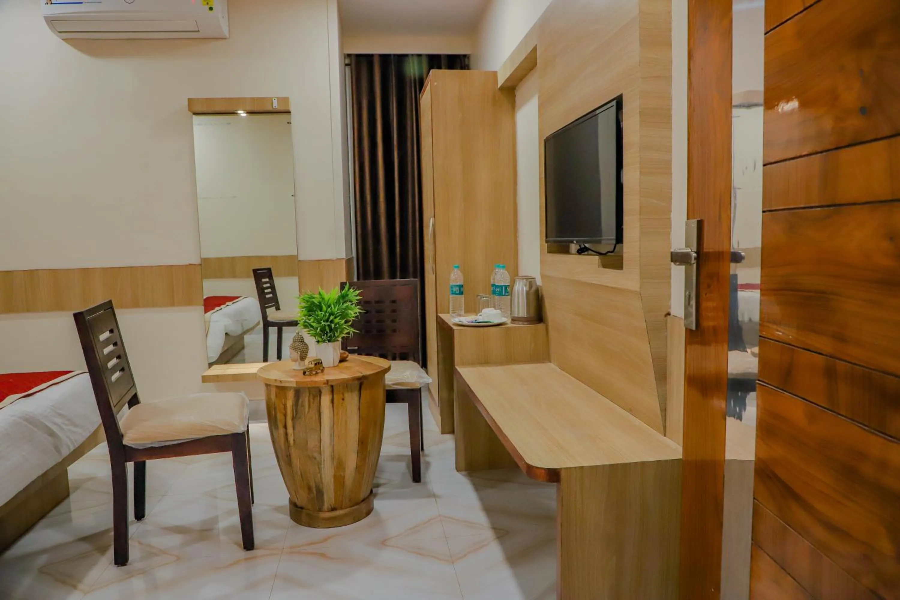 TV and multimedia in Komal Inn