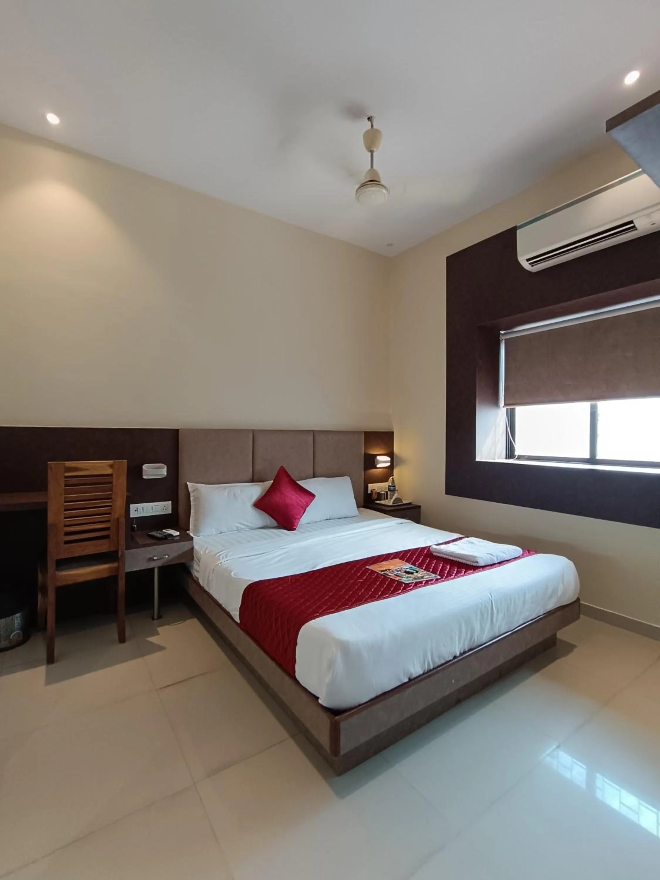 Bedroom, Bed in Hotel West INN-Near Mumbai International Airport