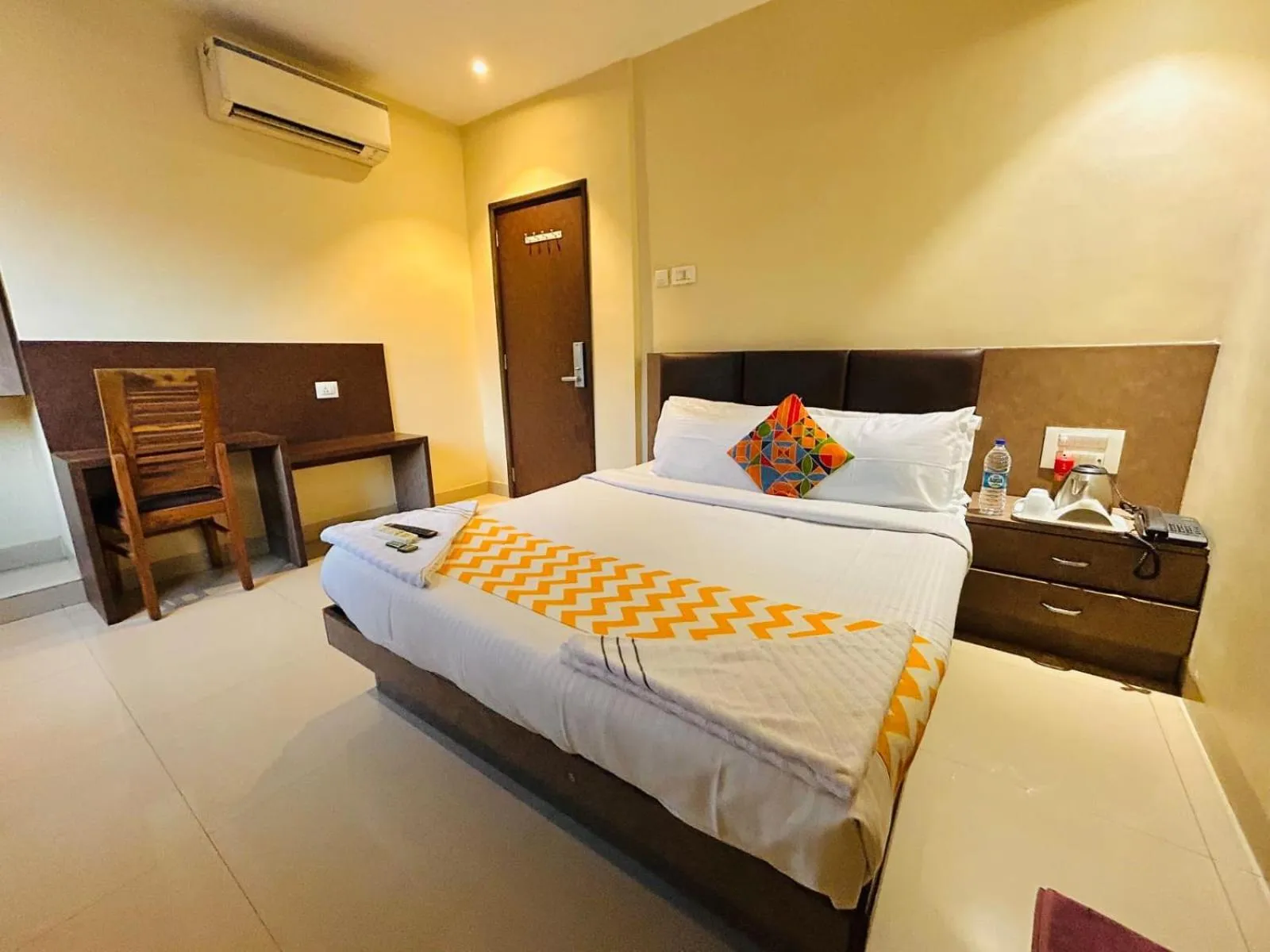 Bedroom, Bed in Hotel West Inn-Near Mumbai International Airport