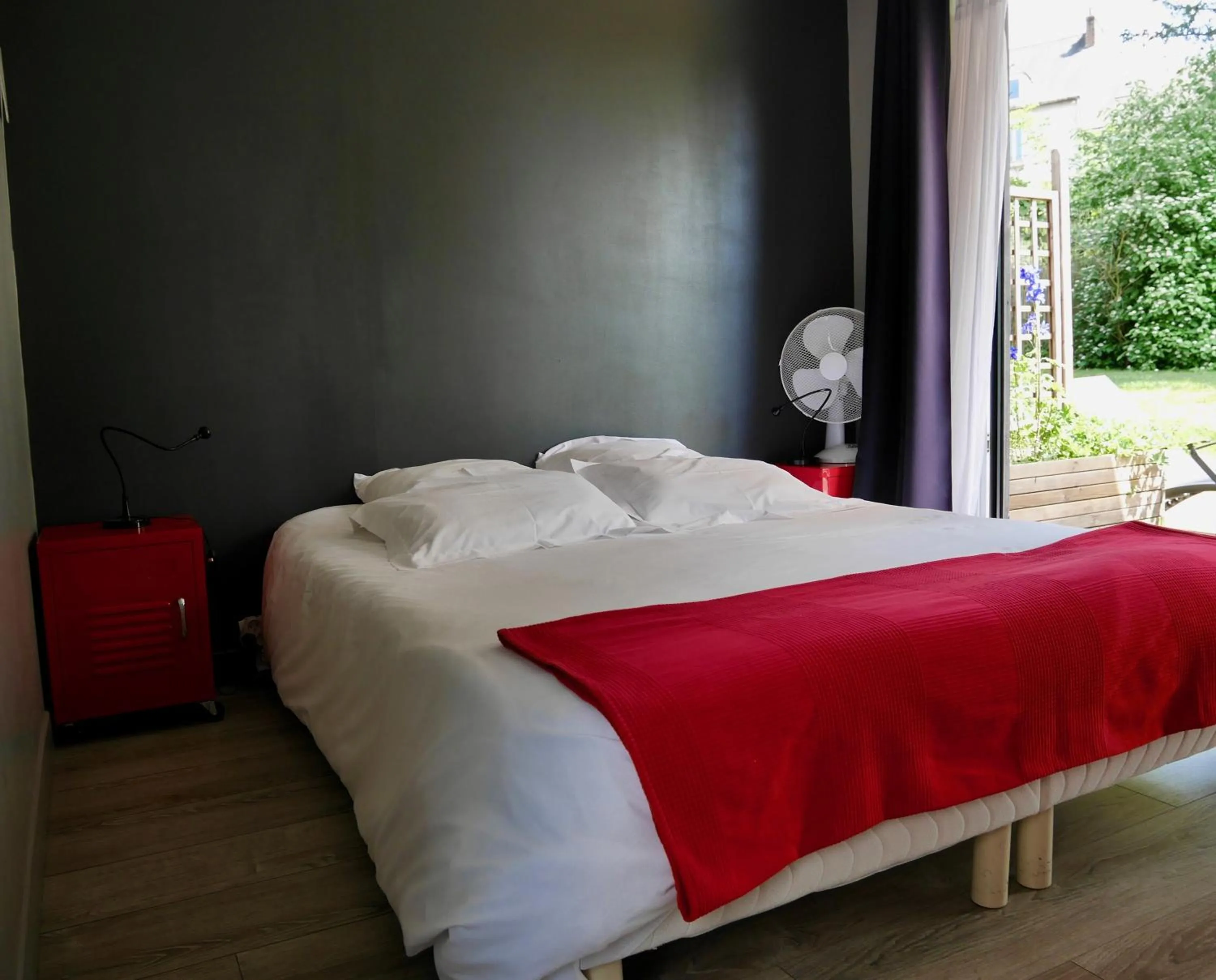 Garden view, Bed in Les Cabanes de Do