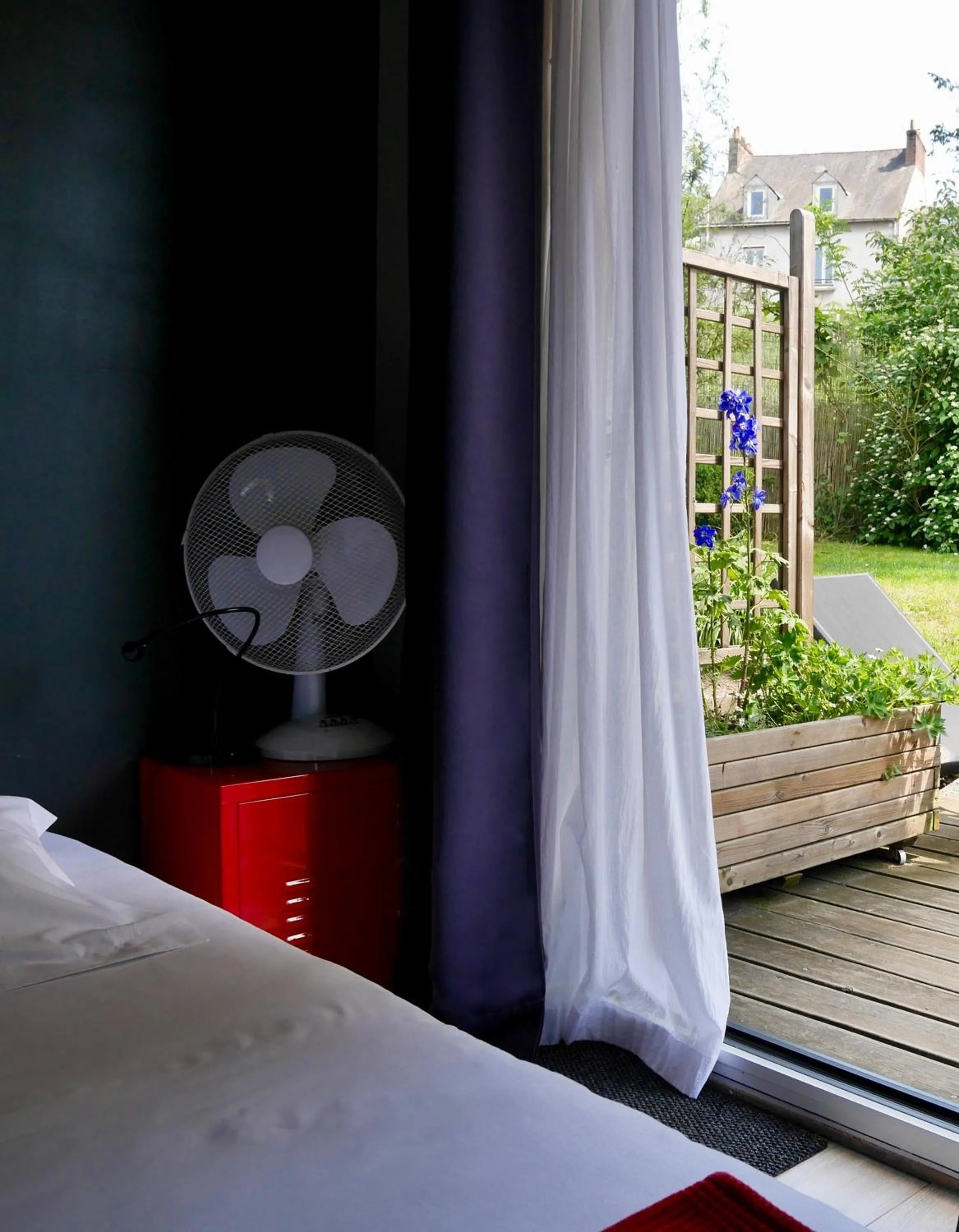 Garden view, Bed in Les Cabanes de Do