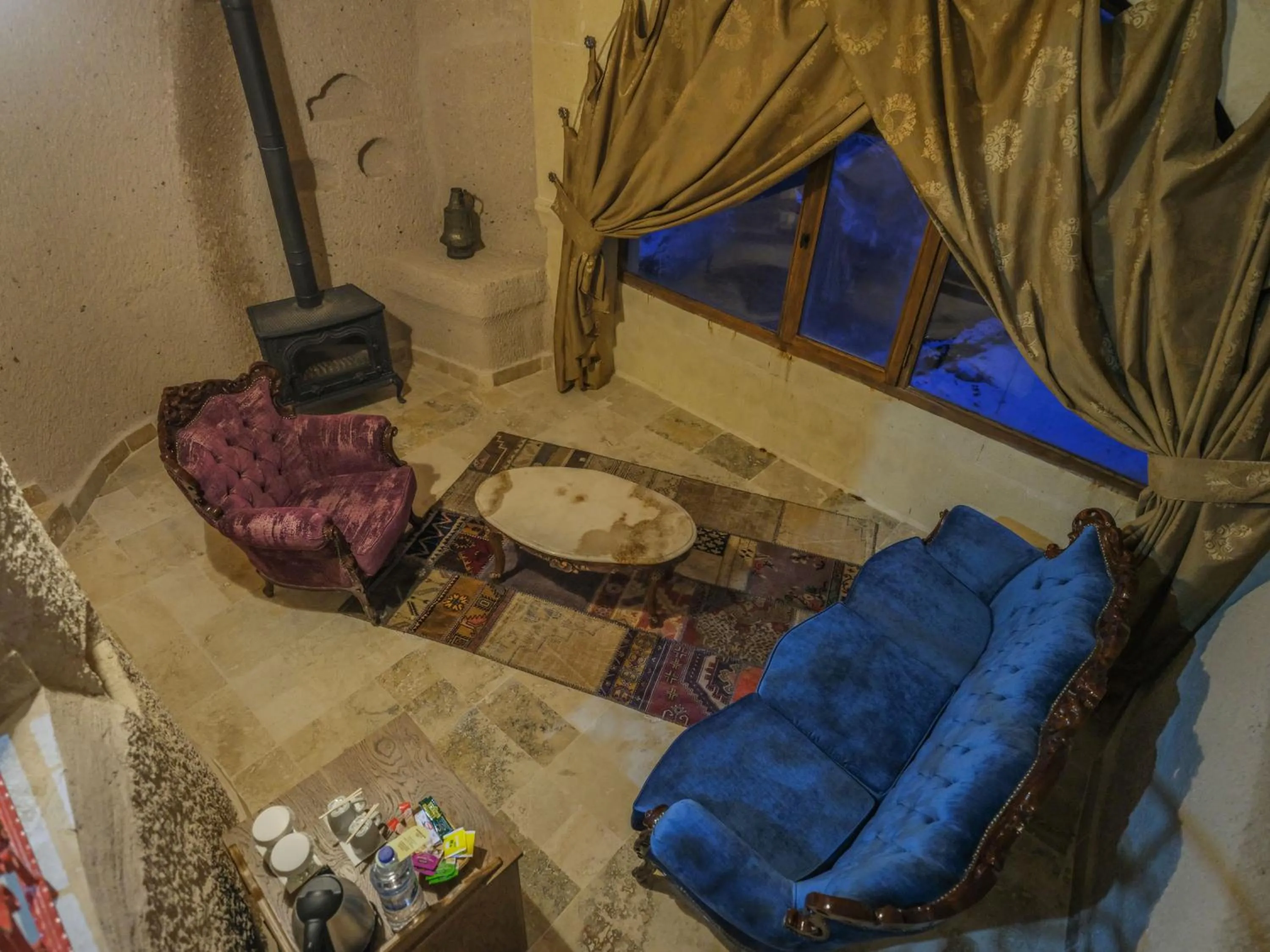 Kalsedon Cave Suites