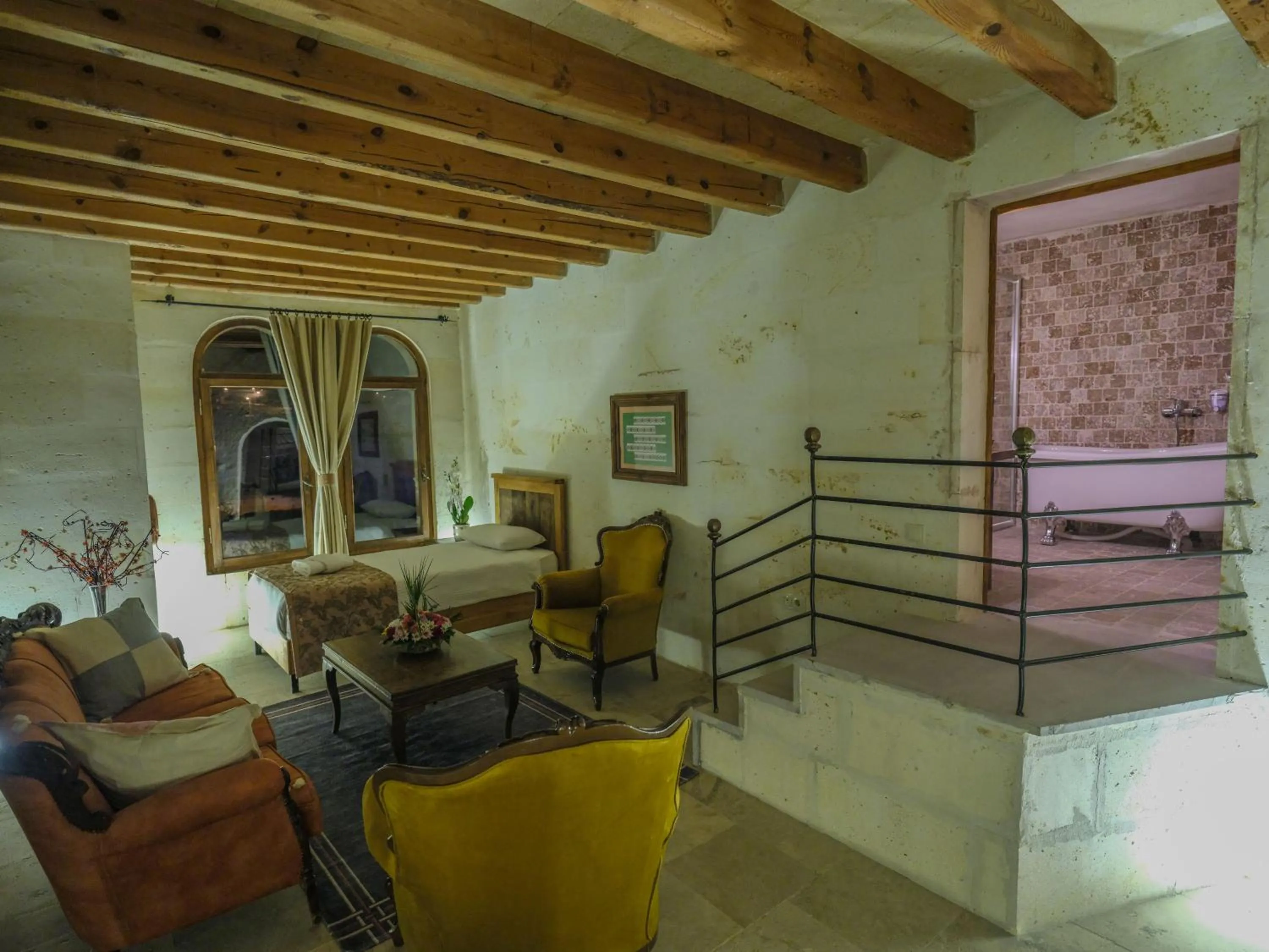 Kalsedon Cave Suites