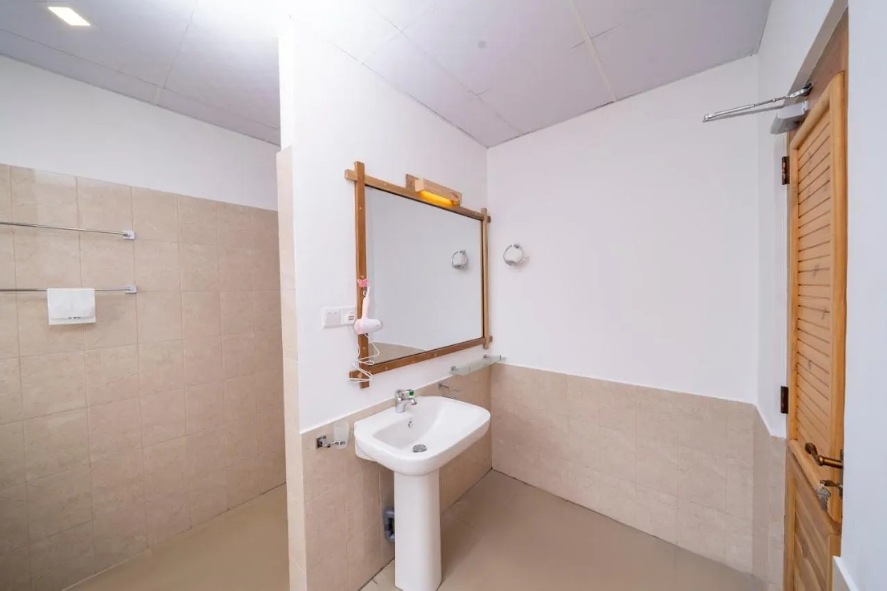 Shower in 3 Arch Resort Ella