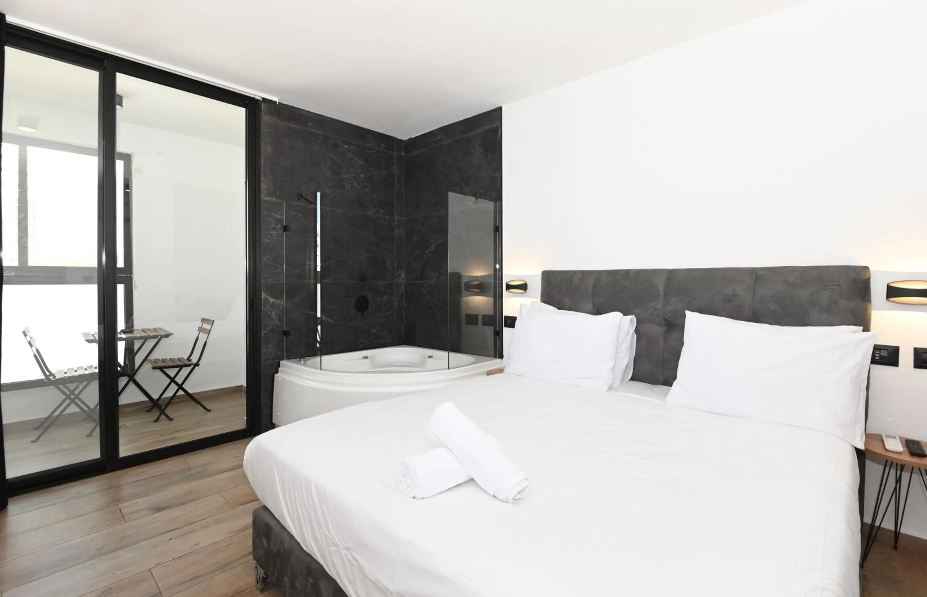 Bed in Selfie's Boutique Hotel