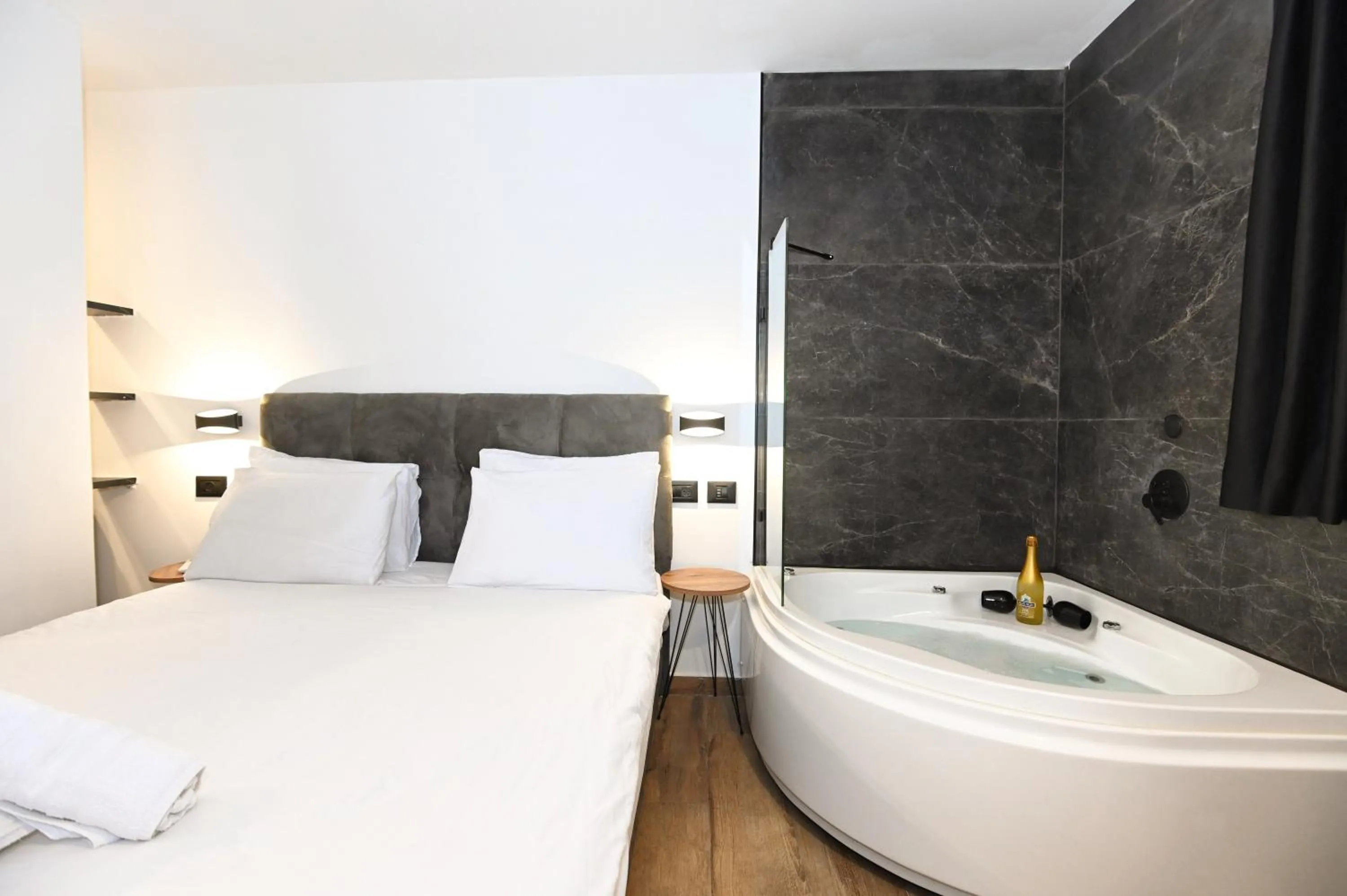 Bed in Selfie's Boutique Hotel