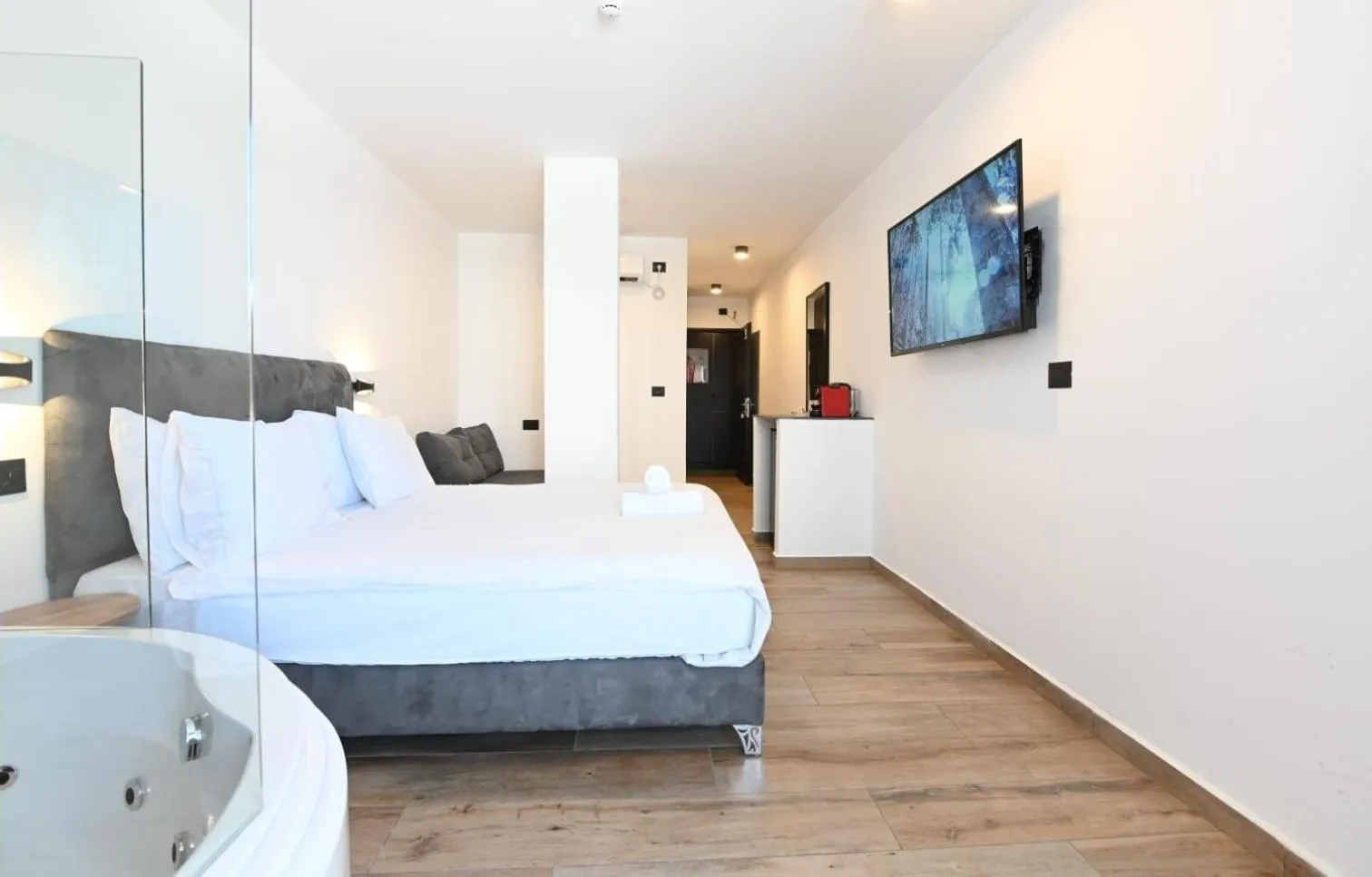 Bed in Selfie's Boutique Hotel