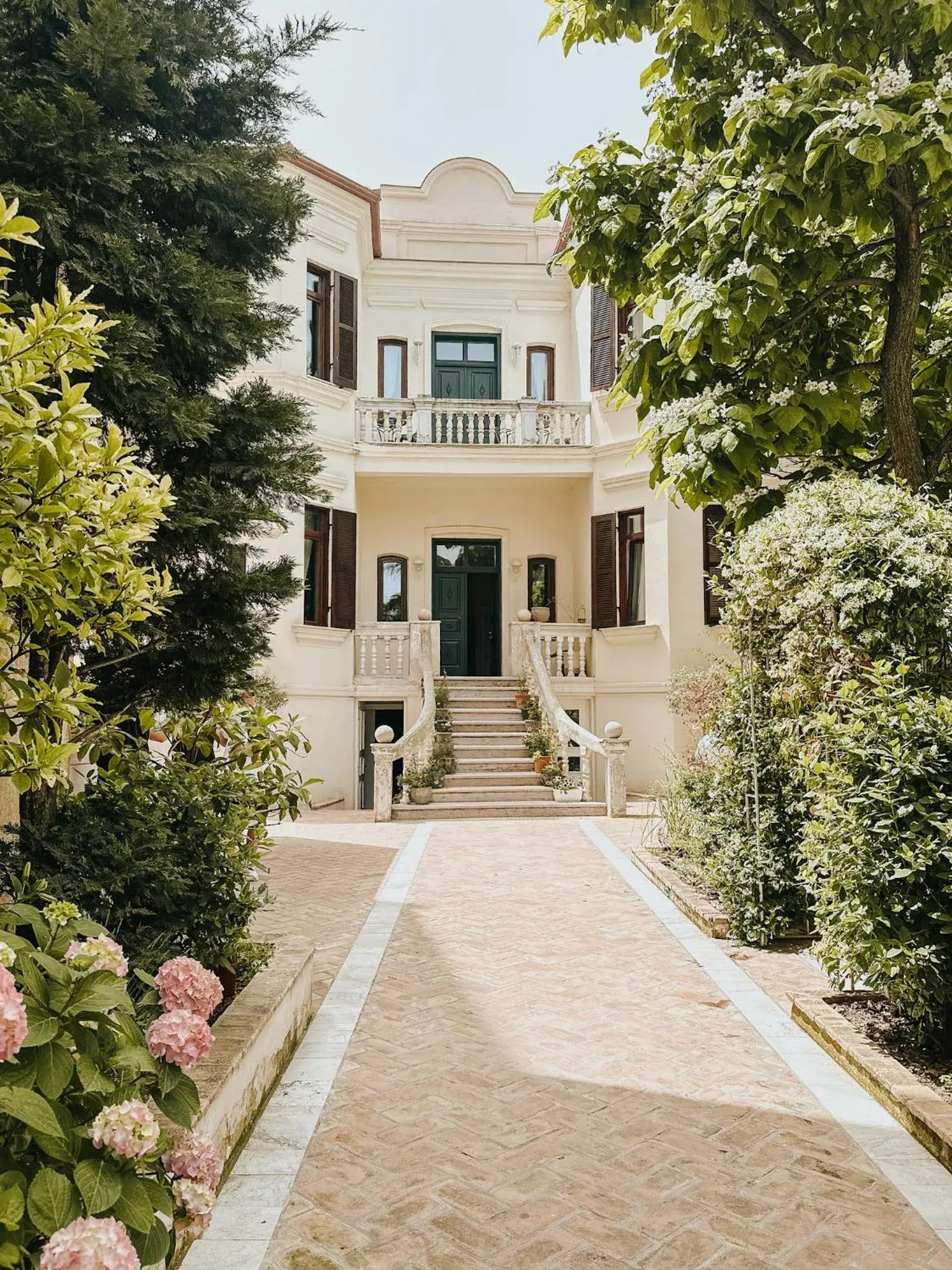 Seven Cafe and Hotel Seven Cafe and Hotel