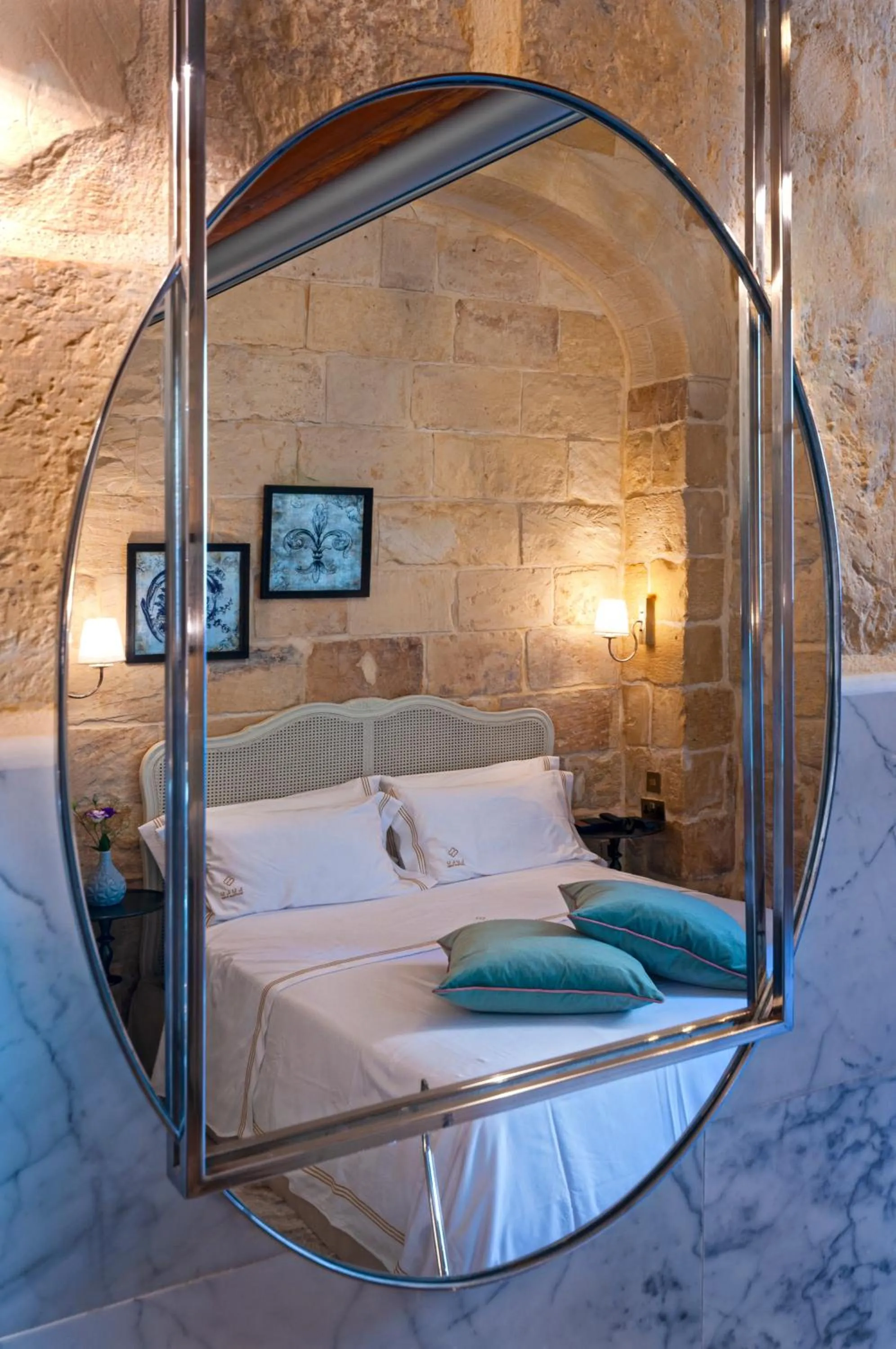 Bedroom, Bed in Lulu Boutique Hotel