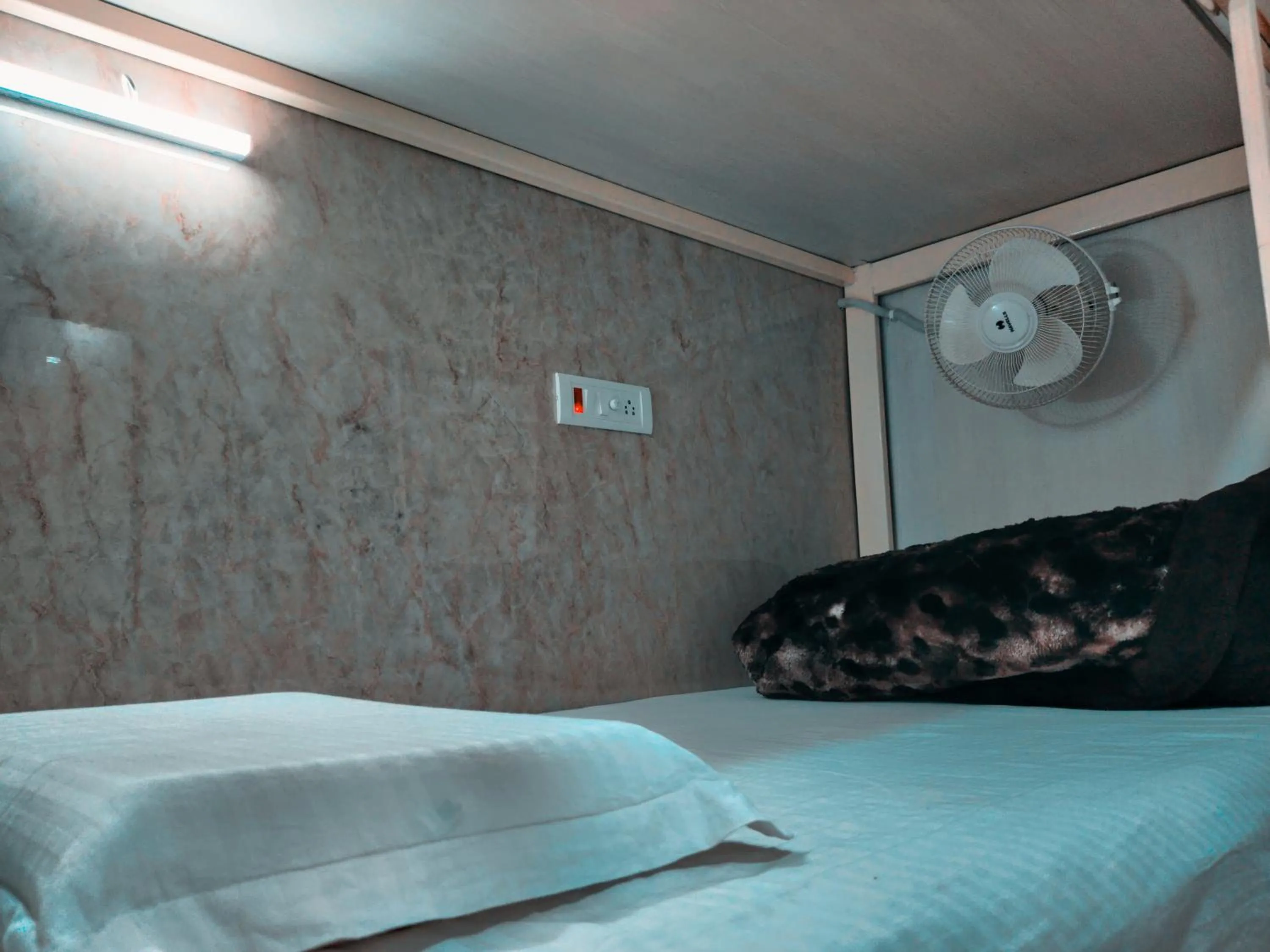 Bed in Hotel Orange Classic