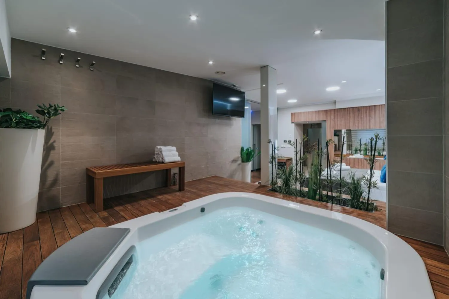 Hot Tub in Ilica Luxury Center