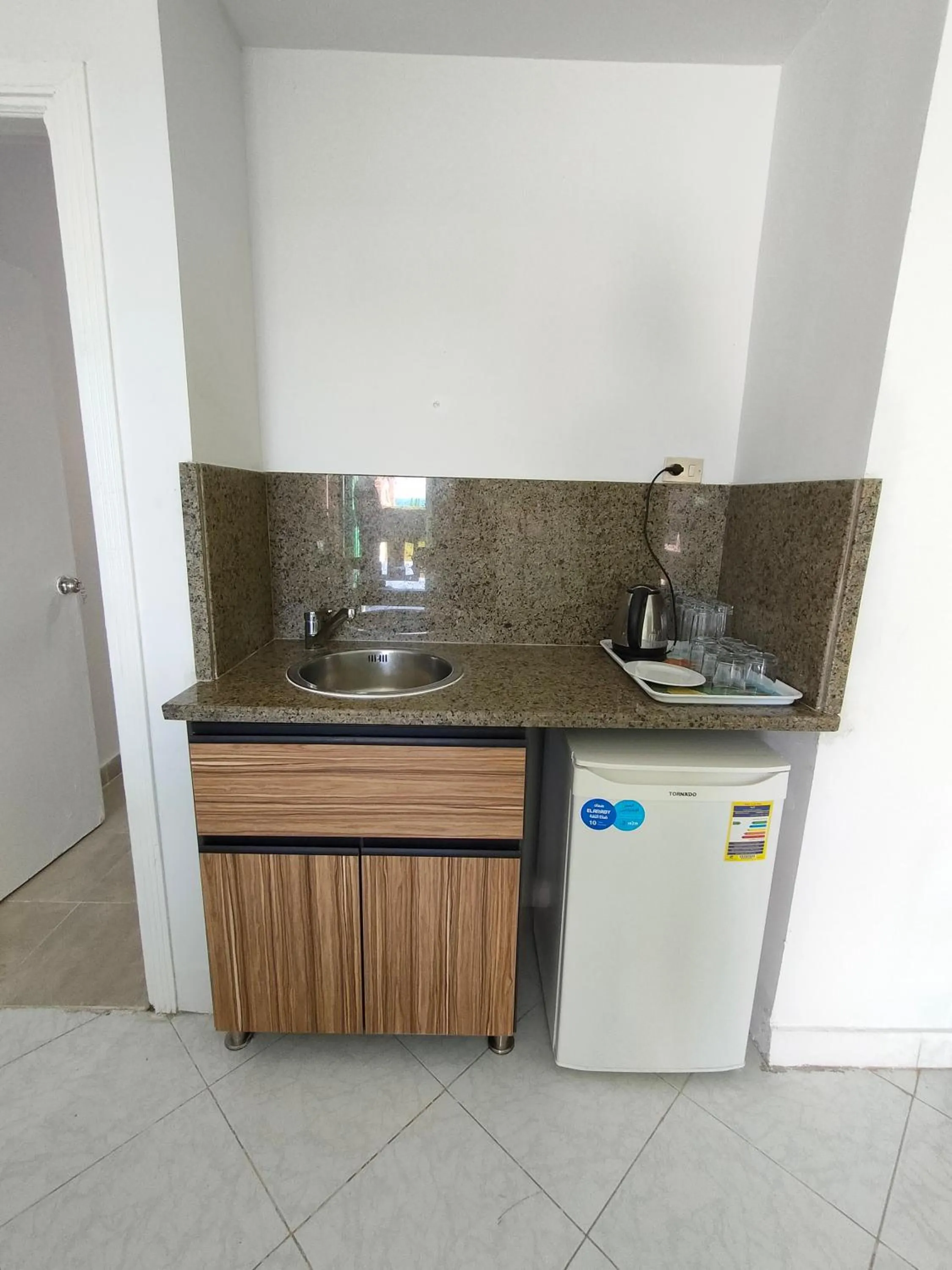 Coffee/tea facilities in Green Leaves Hotel