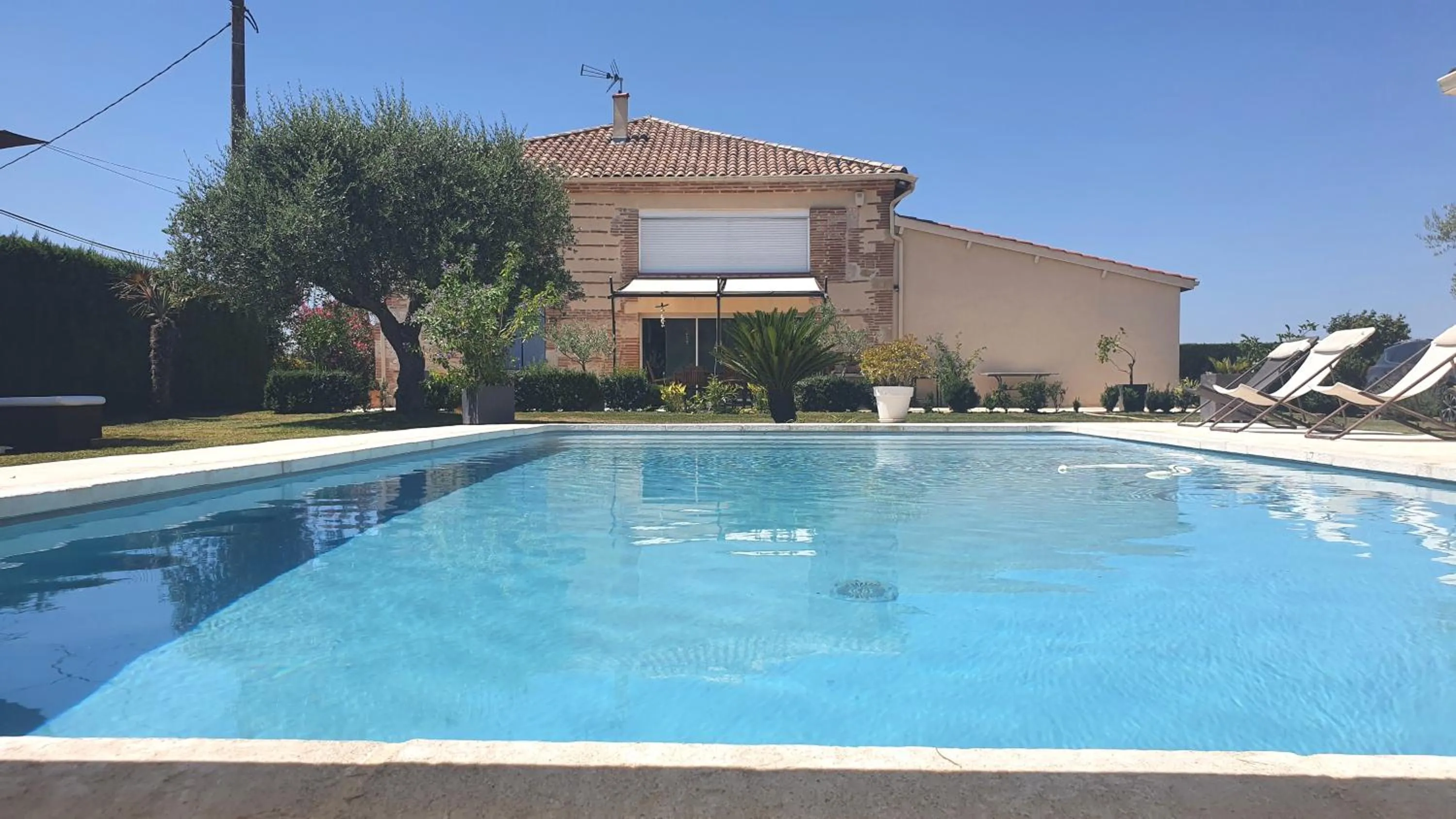 Pool view in L'OUSTAL D'ADELE proche Canal du Midi et Moissac