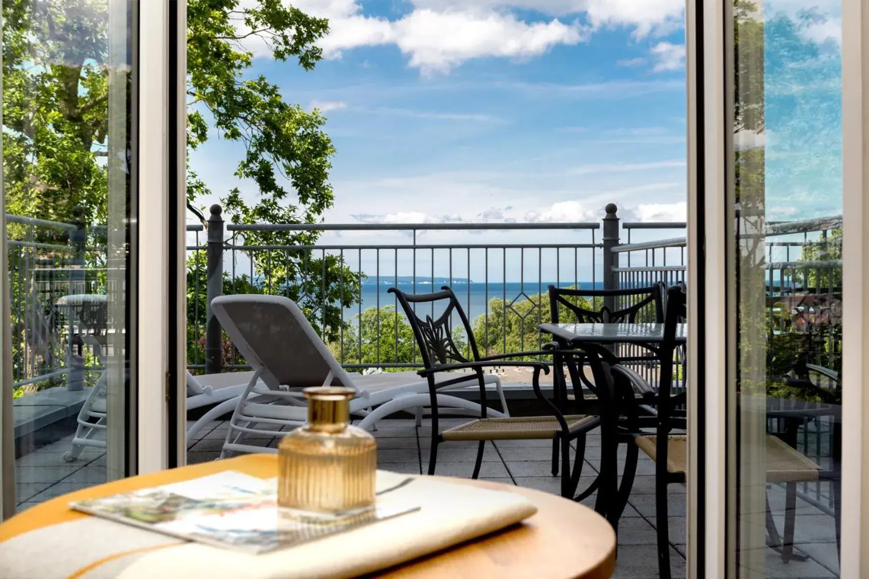 Deluxe Double Room with Sea View and Terrace - single occupancy in Vju Hotel Rügen Deluxe Double Room with Sea View and Terrace - single occupancy in Vju Hotel Rügen