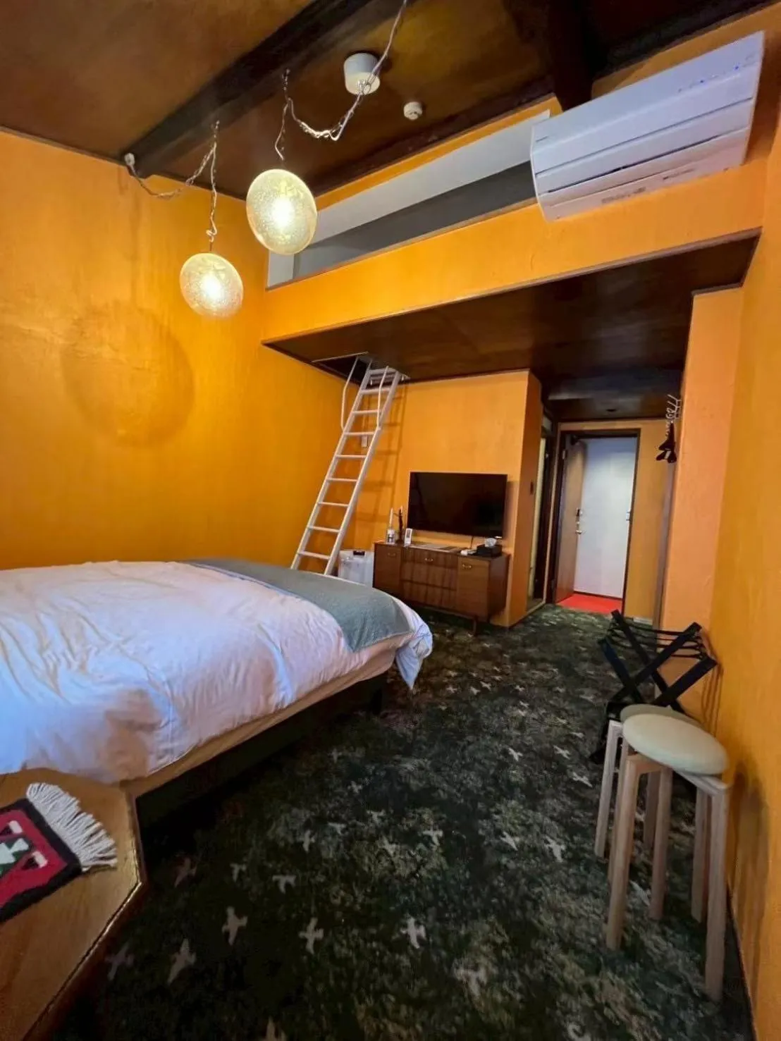 Bed in HOTEL Clam Chowder