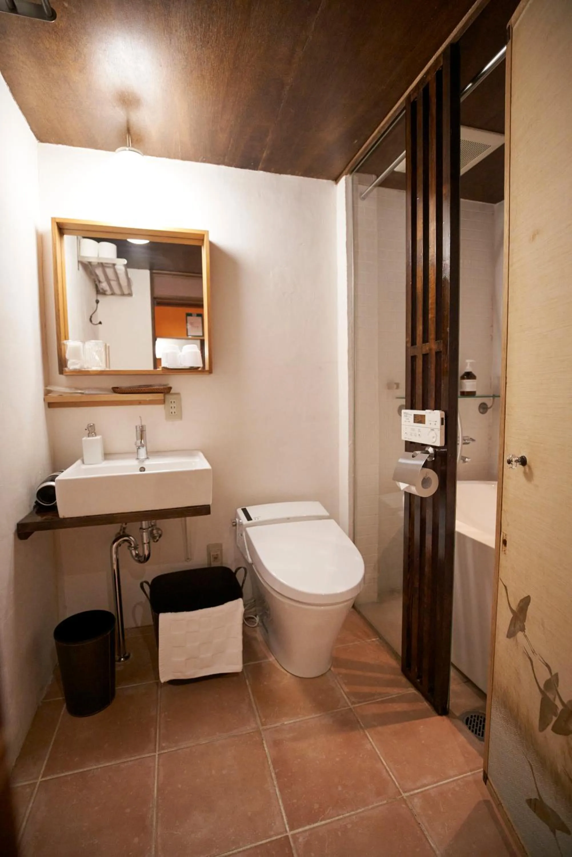 Toilet in HOTEL Clam Chowder