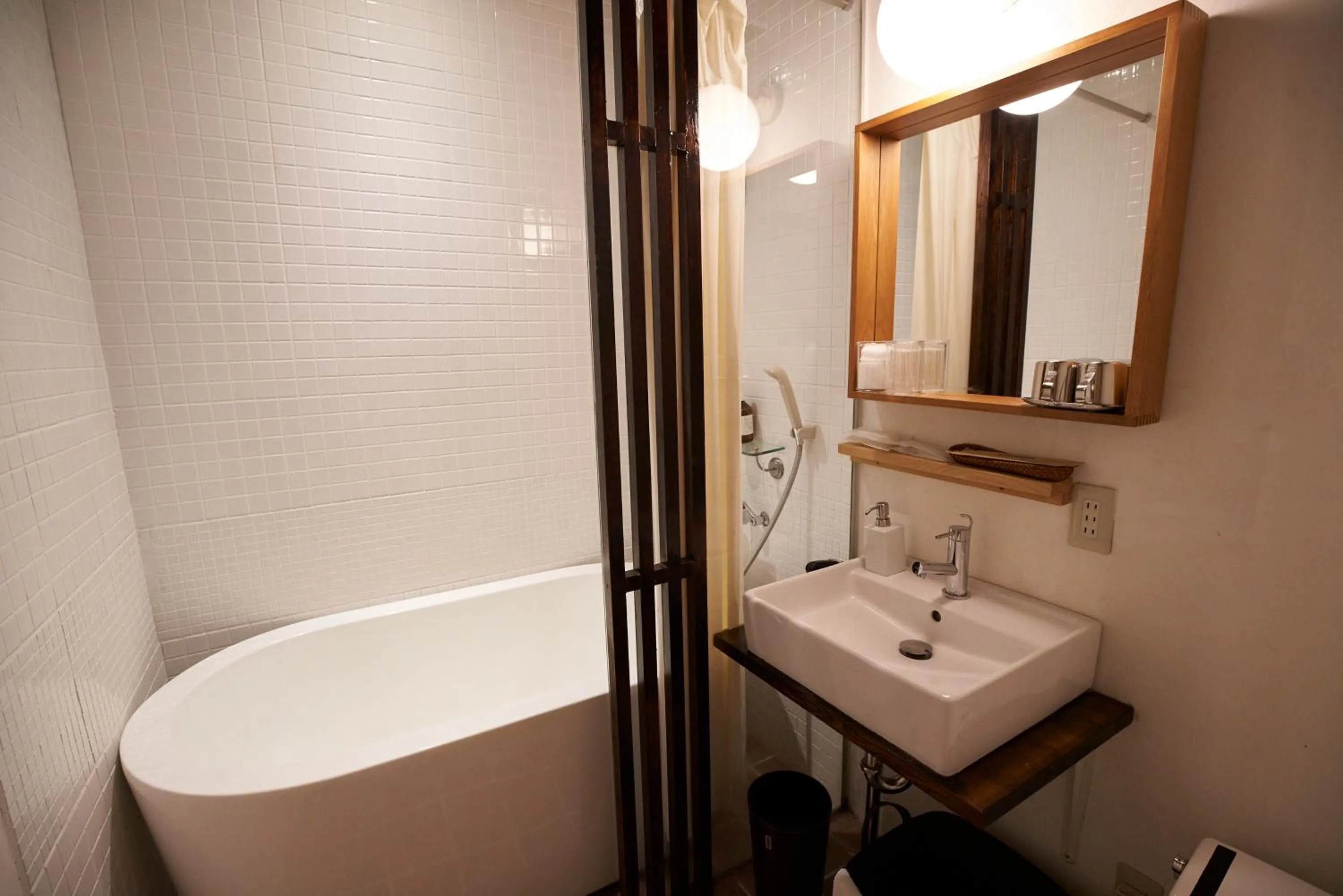 Bath in HOTEL Clam Chowder